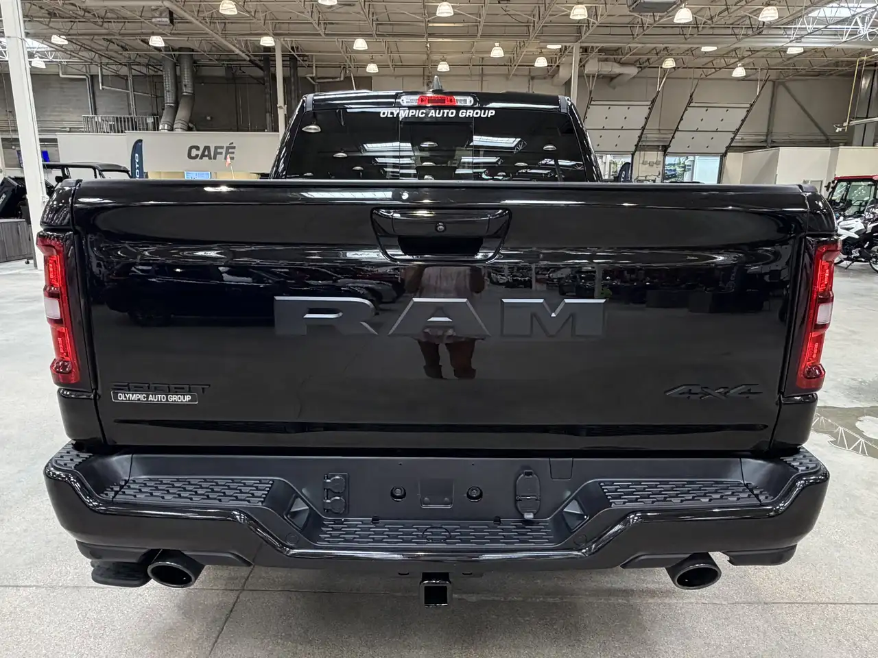 RAM 1500 снимка RAM 1500
