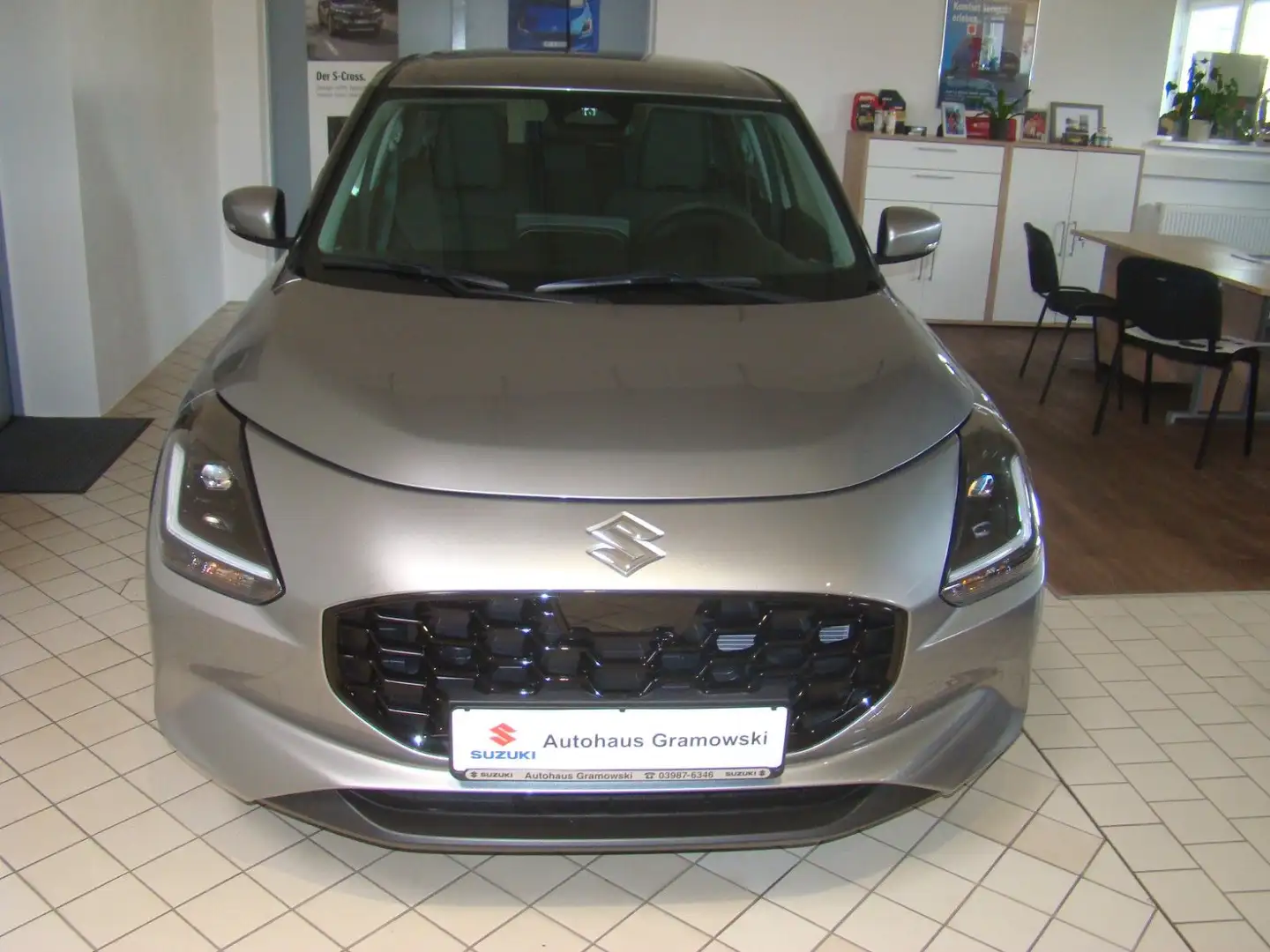 Suzuki Swift 1.2 DUALJET HYBRID Comfort+ Silber - 1