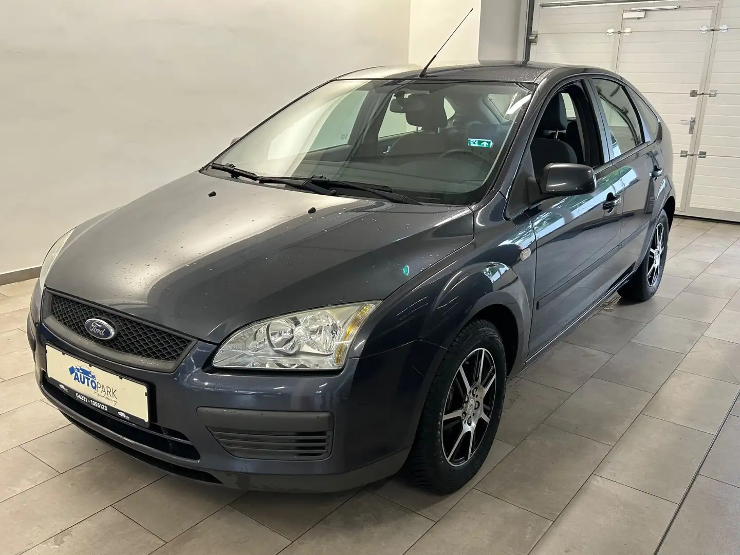 Ford Focus Lim. Fun X *Klima * Grau - 1