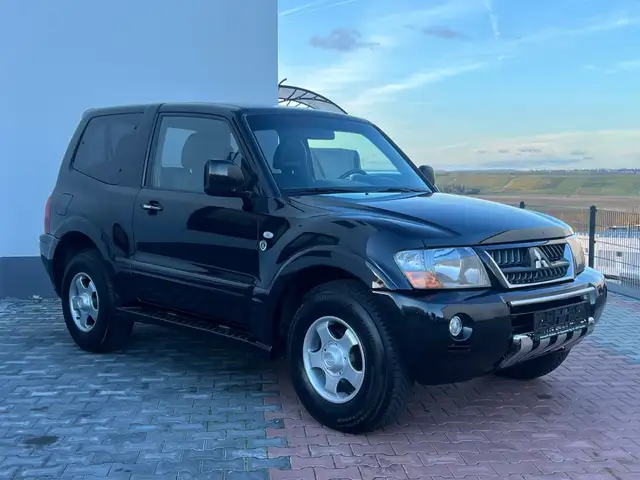 Mitsubishi Pajero 3.2 DI-D Dakar*NUR 109TKM*AHK 2.8 To*SHZ*