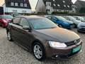 Volkswagen Jetta VI Highline*TÜV NEU*1 HAND*NAVI*PDC*TOP* Marrón - thumbnail 2