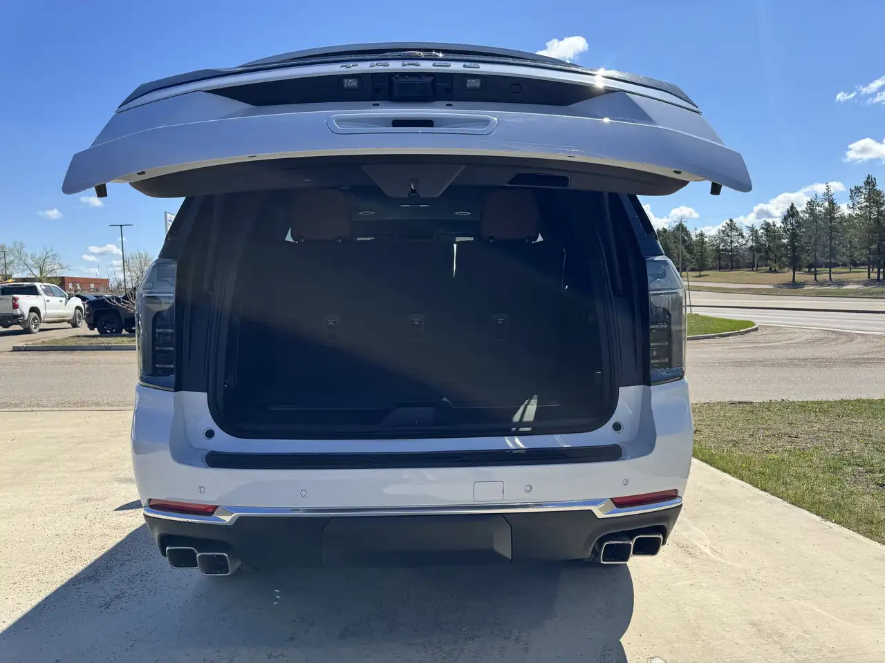 Chevrolet Tahoe снимка Chevrolet Tahoe