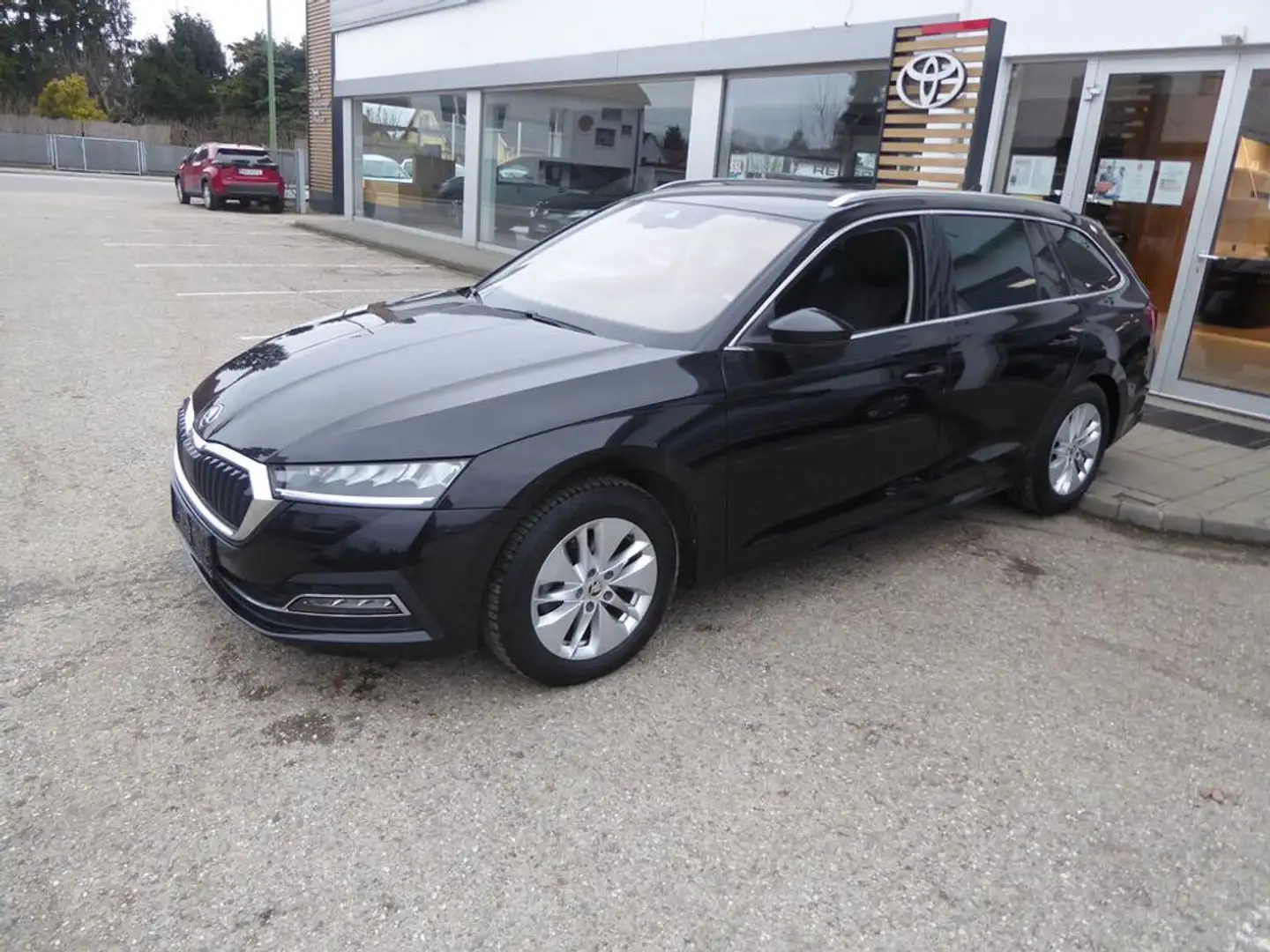 Skoda Octavia Combi 2,0 TDI *LED*SHZ*KEYLESS*KAMERA* Schwarz - 2