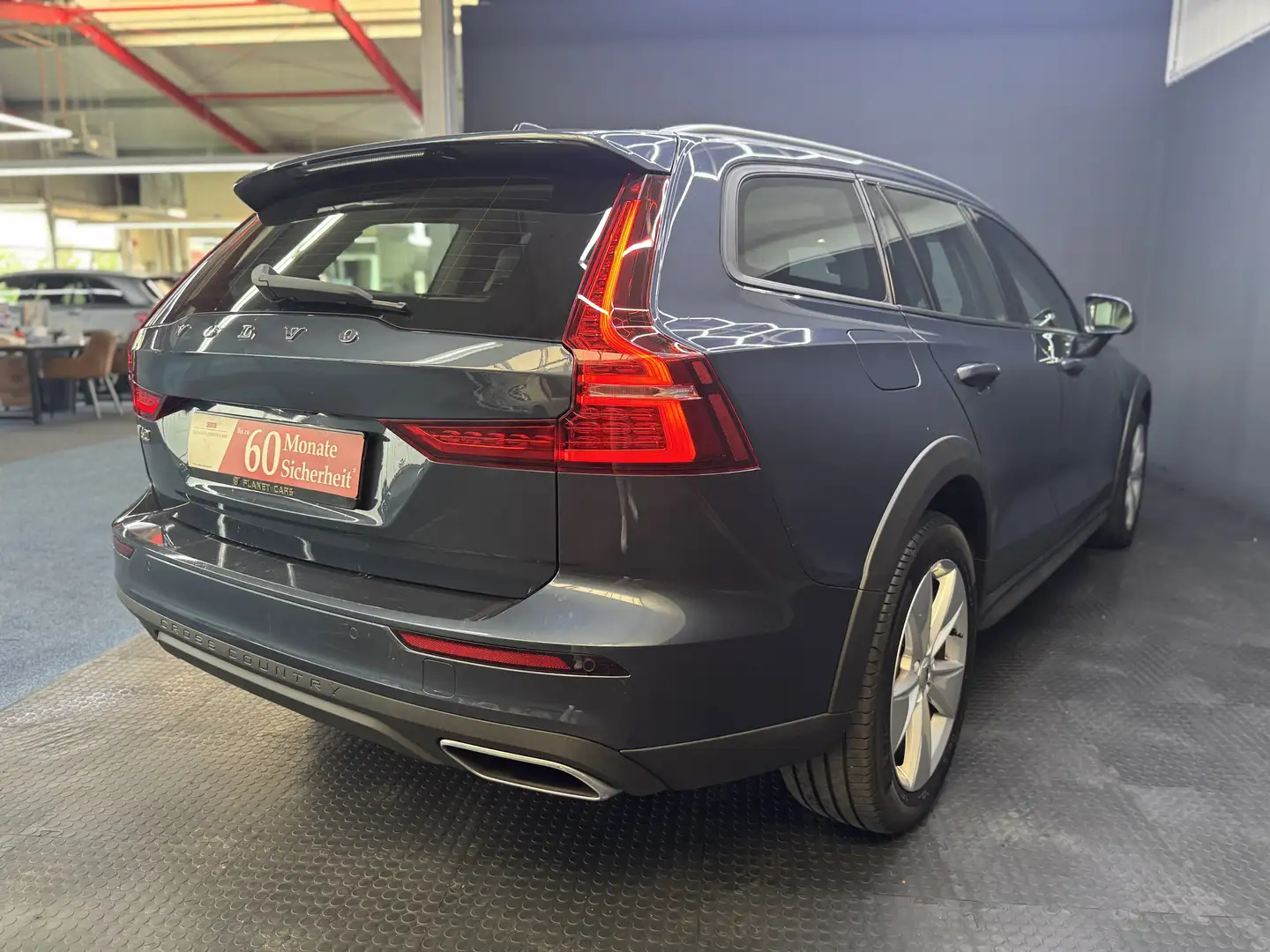 Volvo V60 Cross Country B4 AWD*3J.GARANTIE*AHK*PANO* Bleu - 2