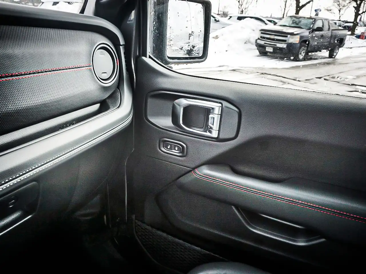 Jeep Wrangler снимка Jeep Wrangler