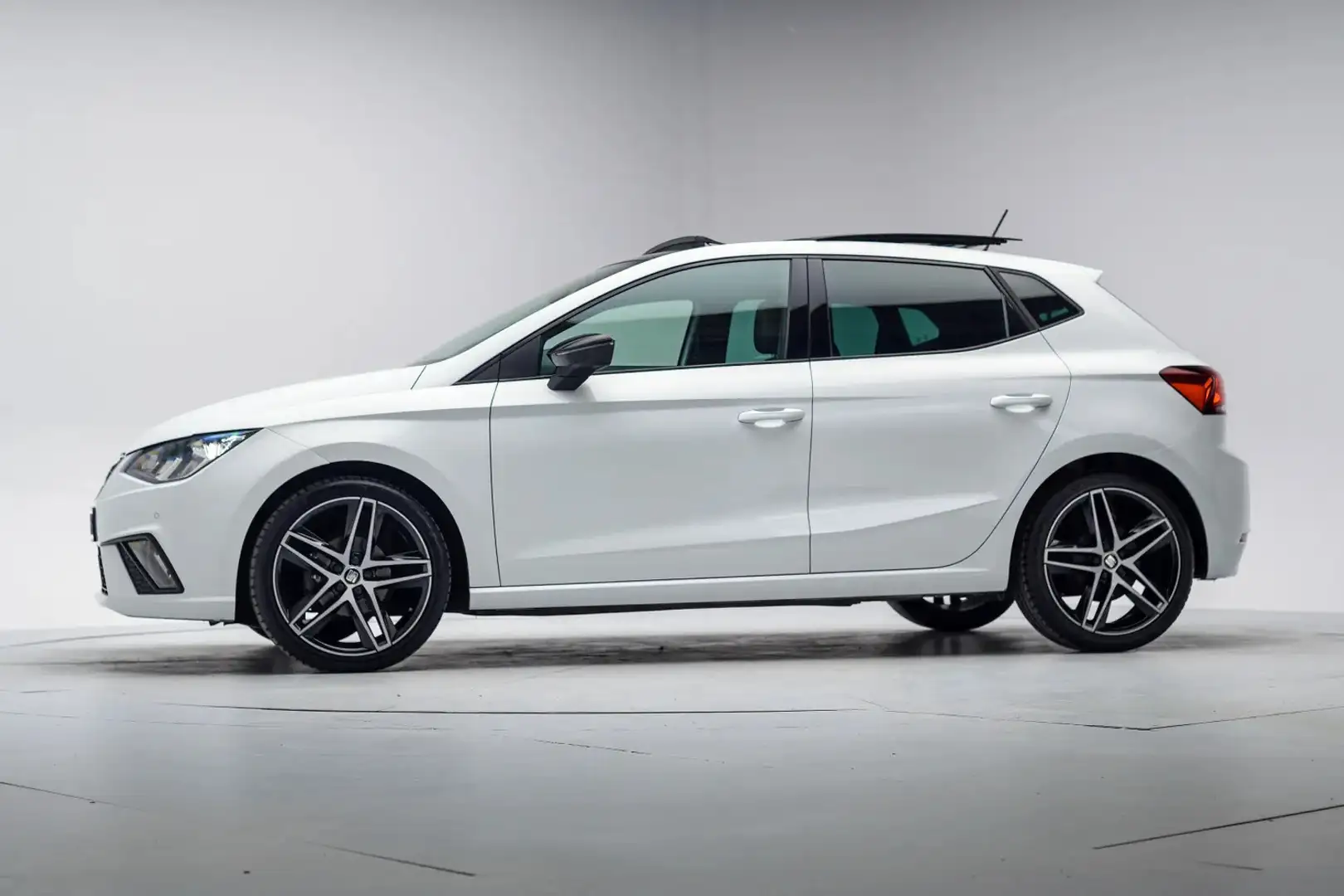 SEAT Ibiza 1.0 TSI FR Business Intense [ Panoramadak Camera N Blanc - 2