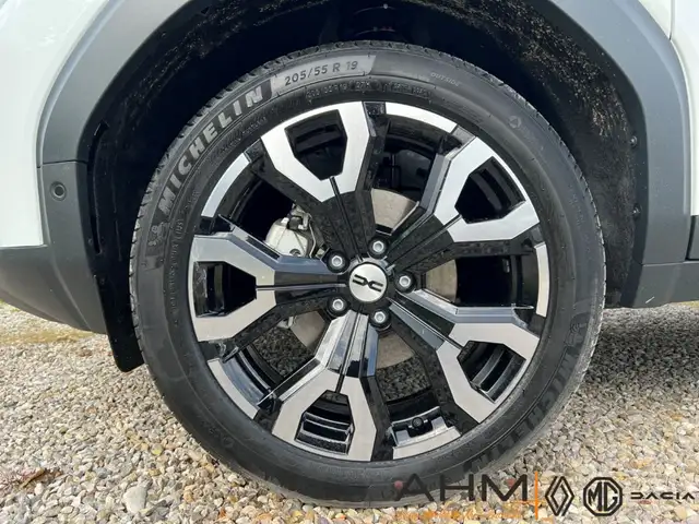Dacia Bigster view 8