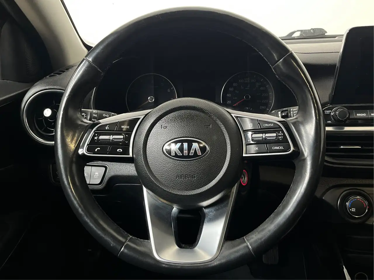 Kia Forte снимка Kia Forte