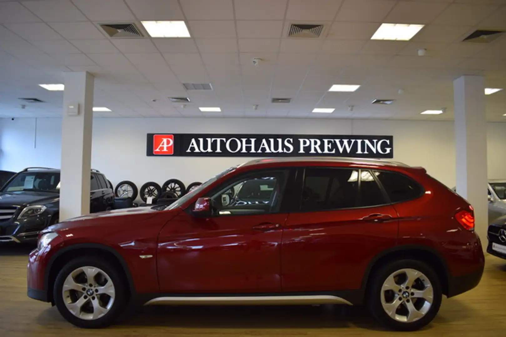 BMW X1 sDrive 18i X-LINE/ NAVI/ XENON/ PDC/ 2.BESiTZ Rot - 2