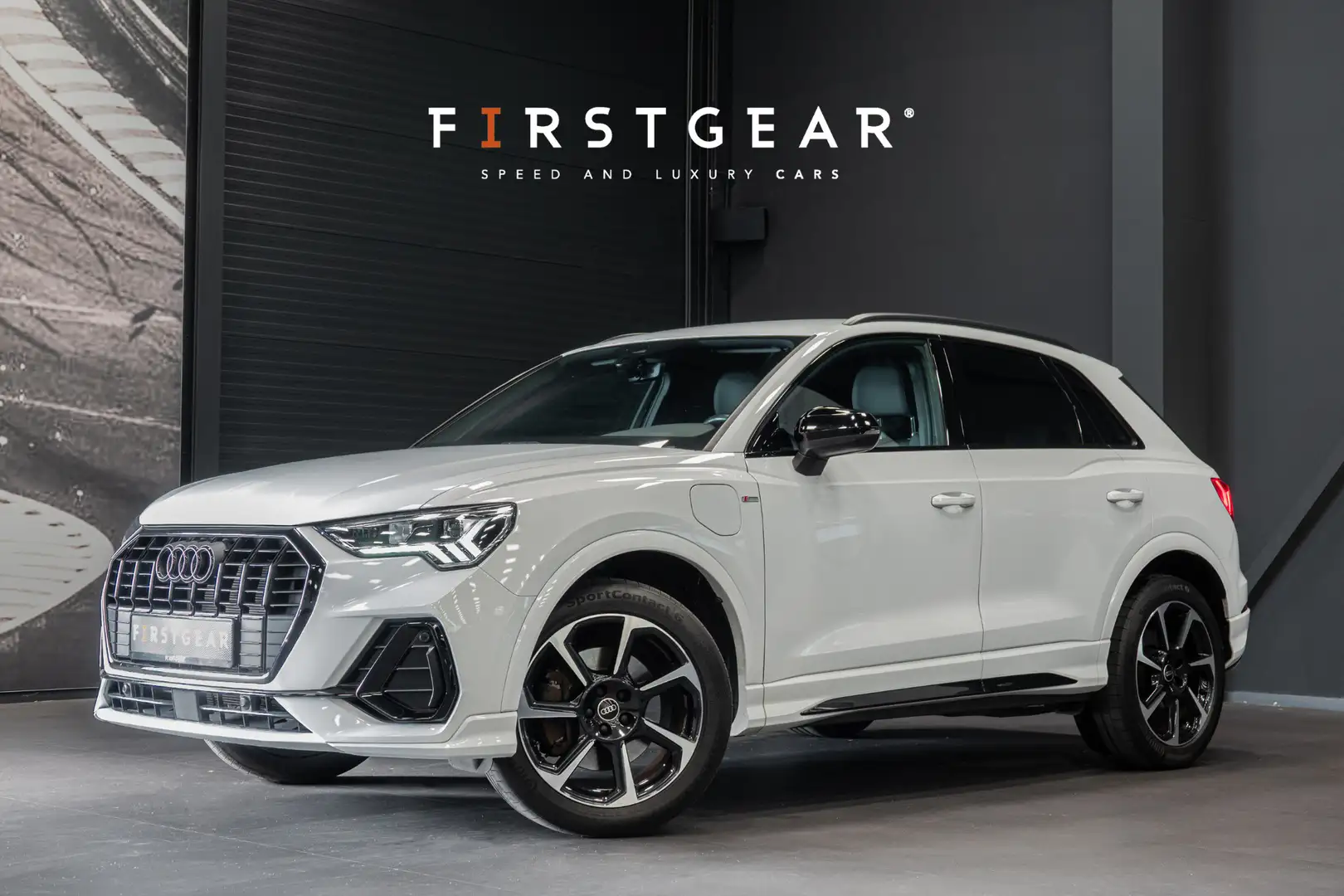 Audi Q3 45 TFSI e S edition *Sportstoelen / ACC / Business - 1
