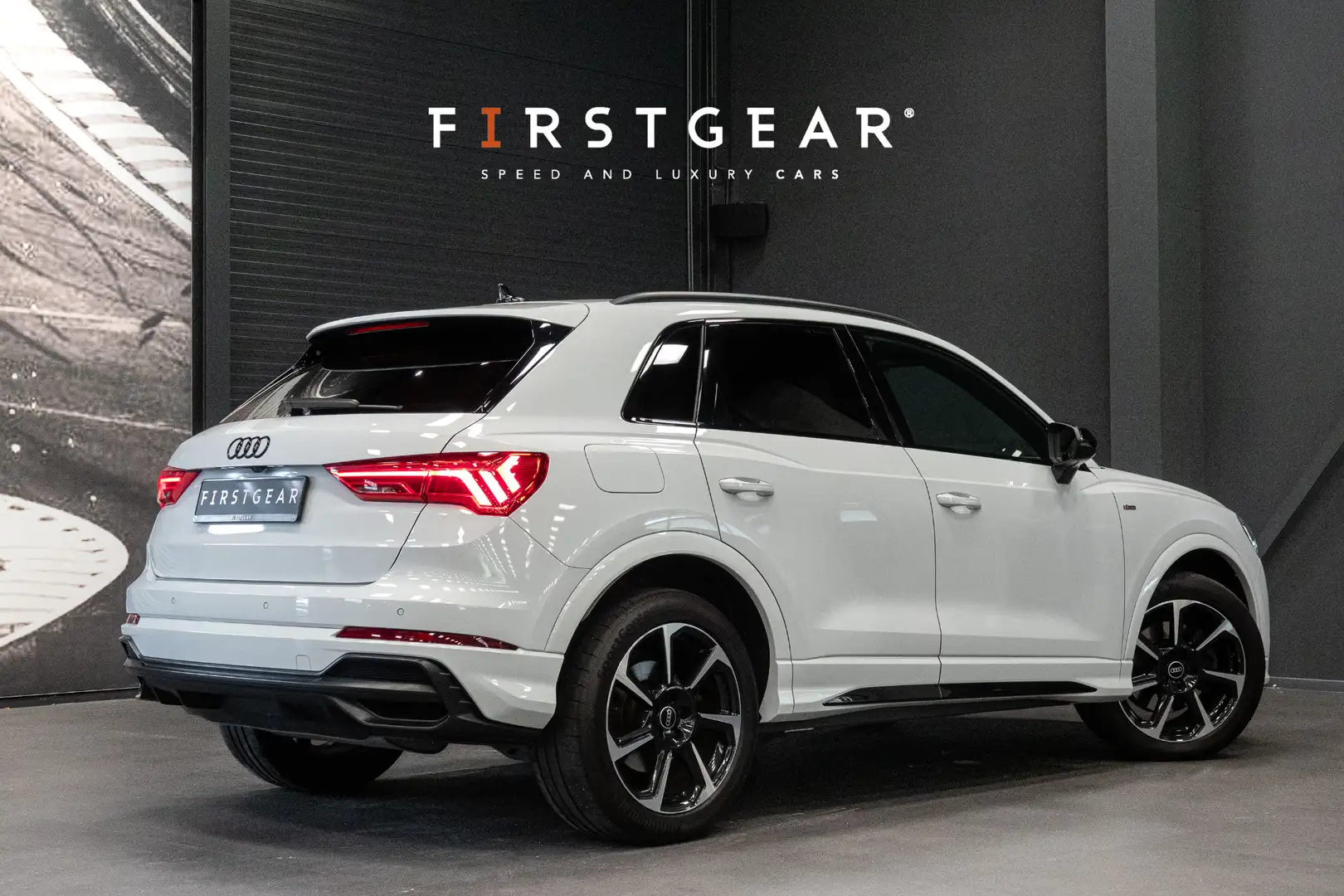 Audi Q3 45 TFSI e S edition *Sportstoelen / ACC / Business - 2