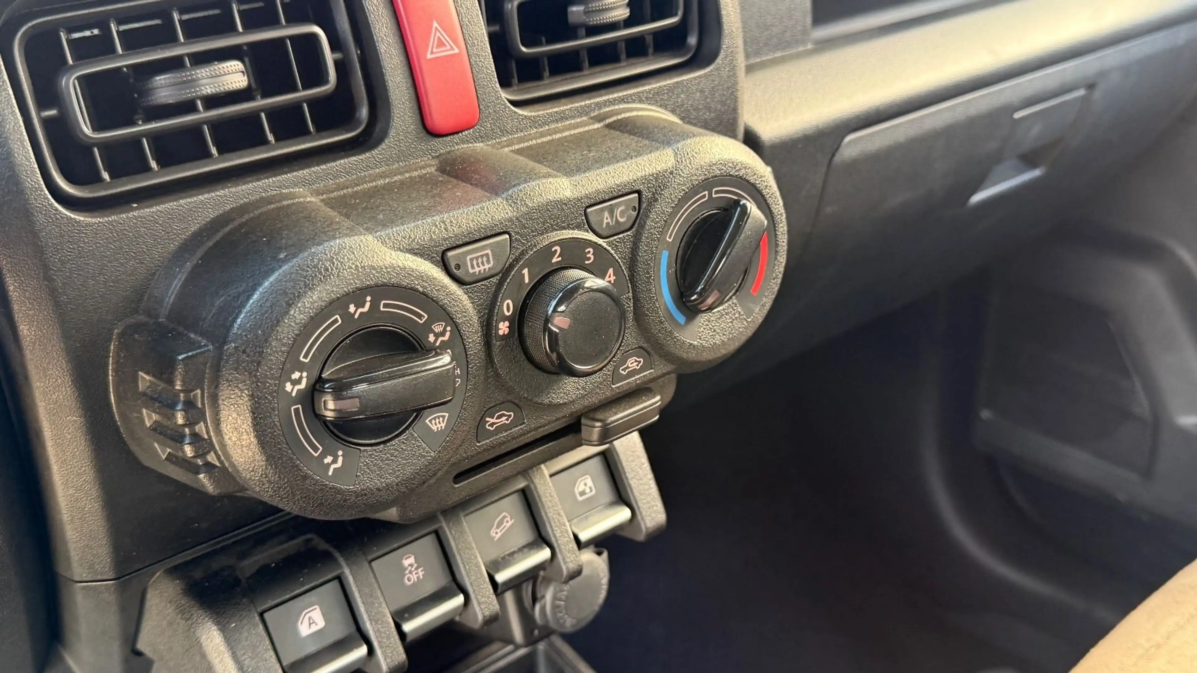 Suzuki Jimny Comfort AllGrip|AHK|KLIMA|1.HAND|SAFARR|SH — photo 15