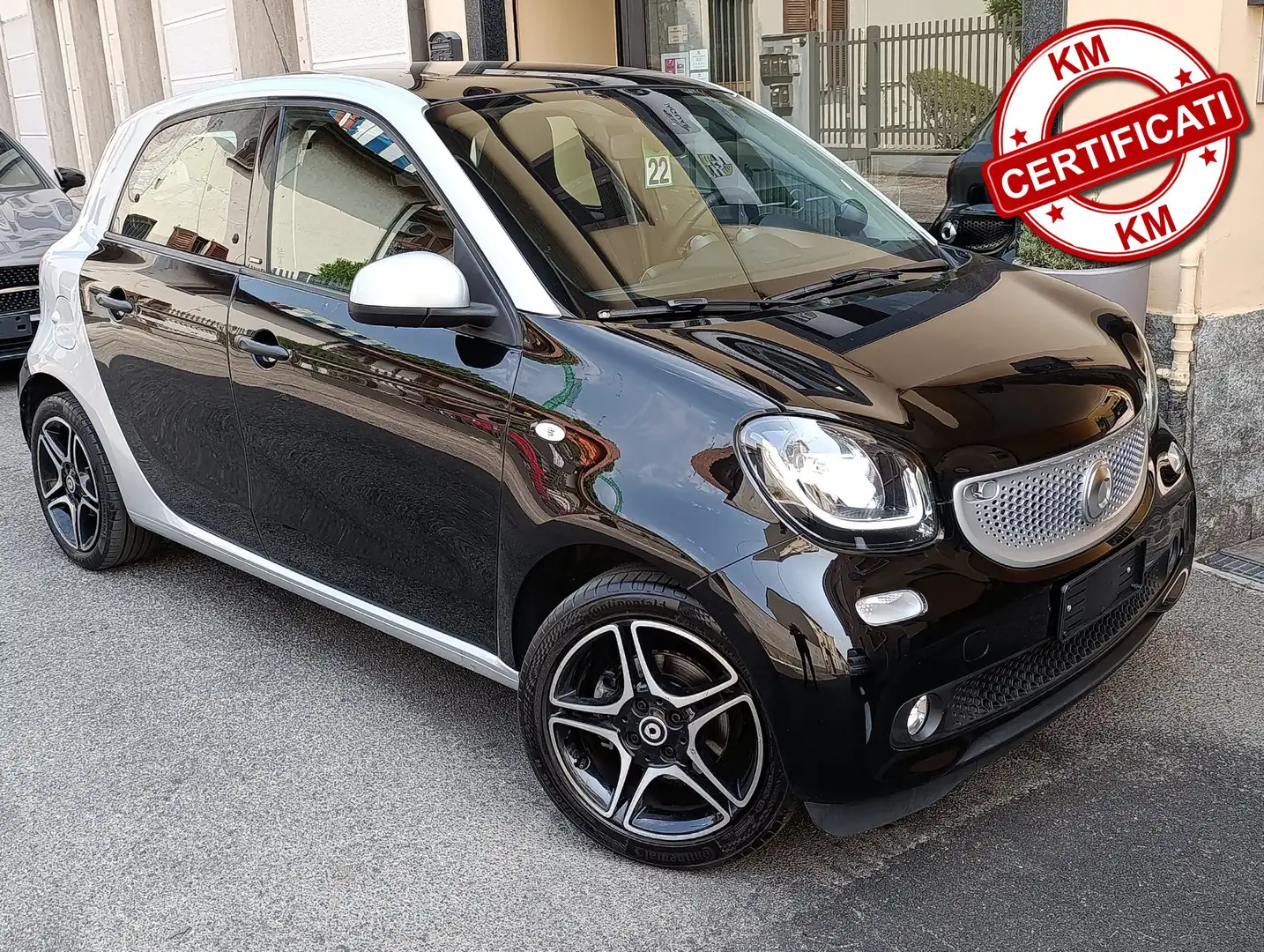 smart forFour 0.9 turbo Passion 90cv aut Pack Sport km 39.210 Nero - 1