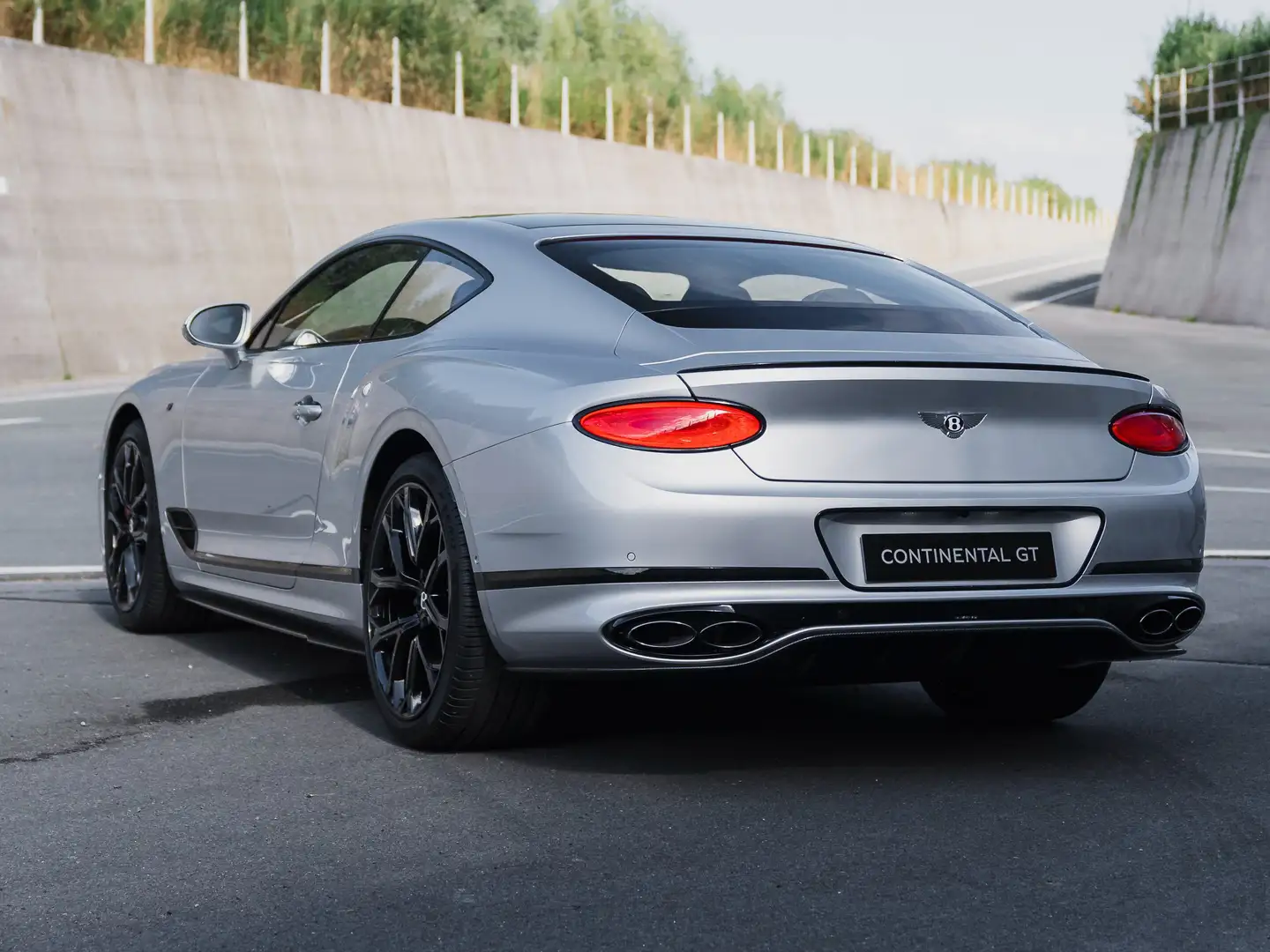 Bentley Continental GT 4.0 Twin-Turbo V8 Silber - 2