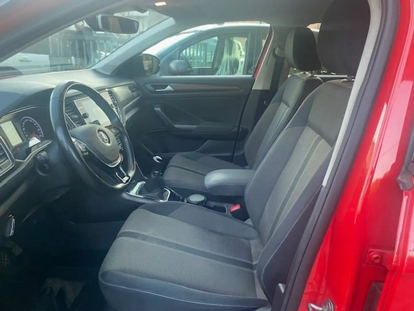 Volkswagen T-Roc STYLE 1.6 DIESEL Rosso - 2