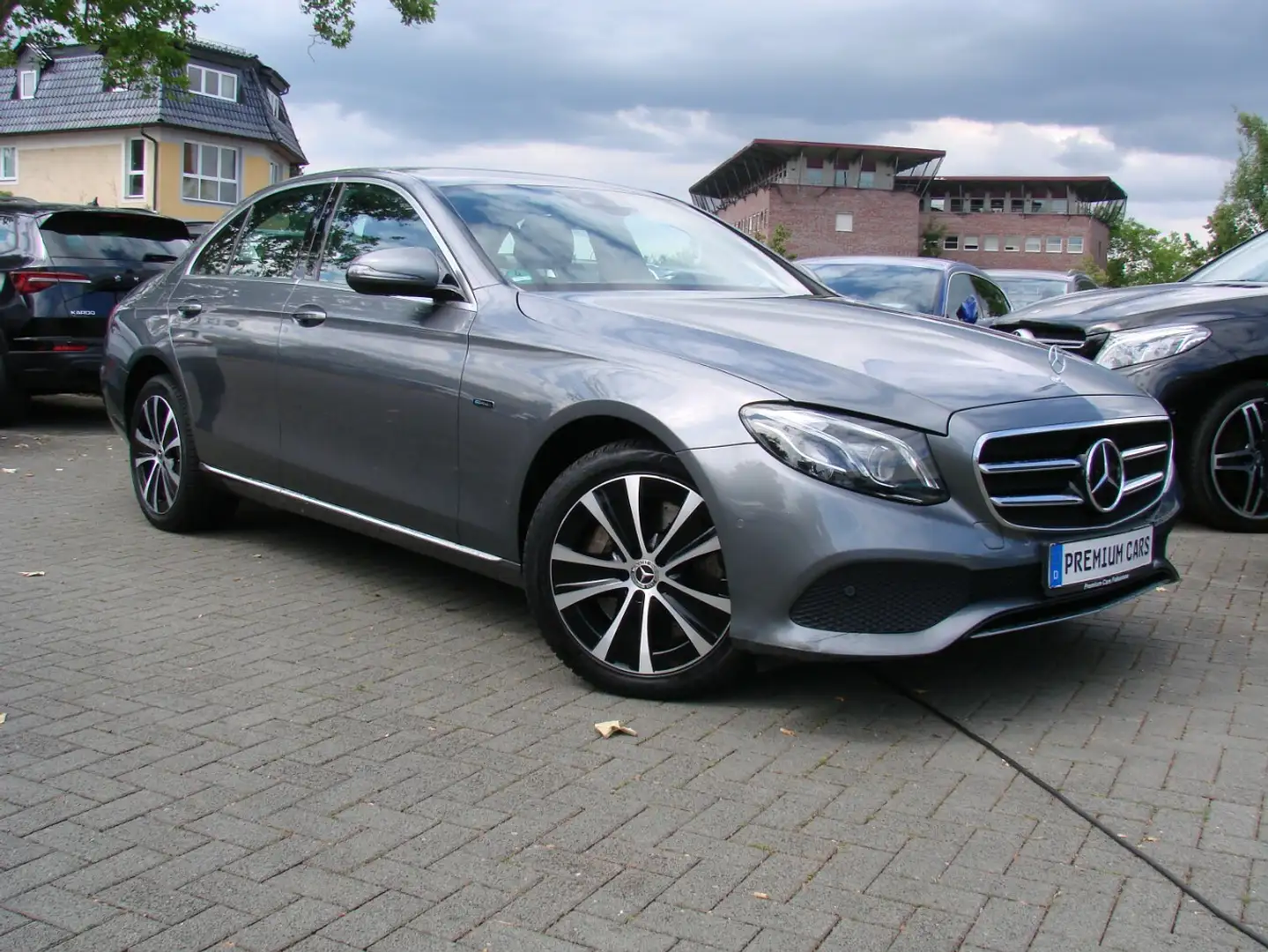 Mercedes-Benz E 300 de Avantgarde Distronic+ COMAND HeadUp Szary - 1