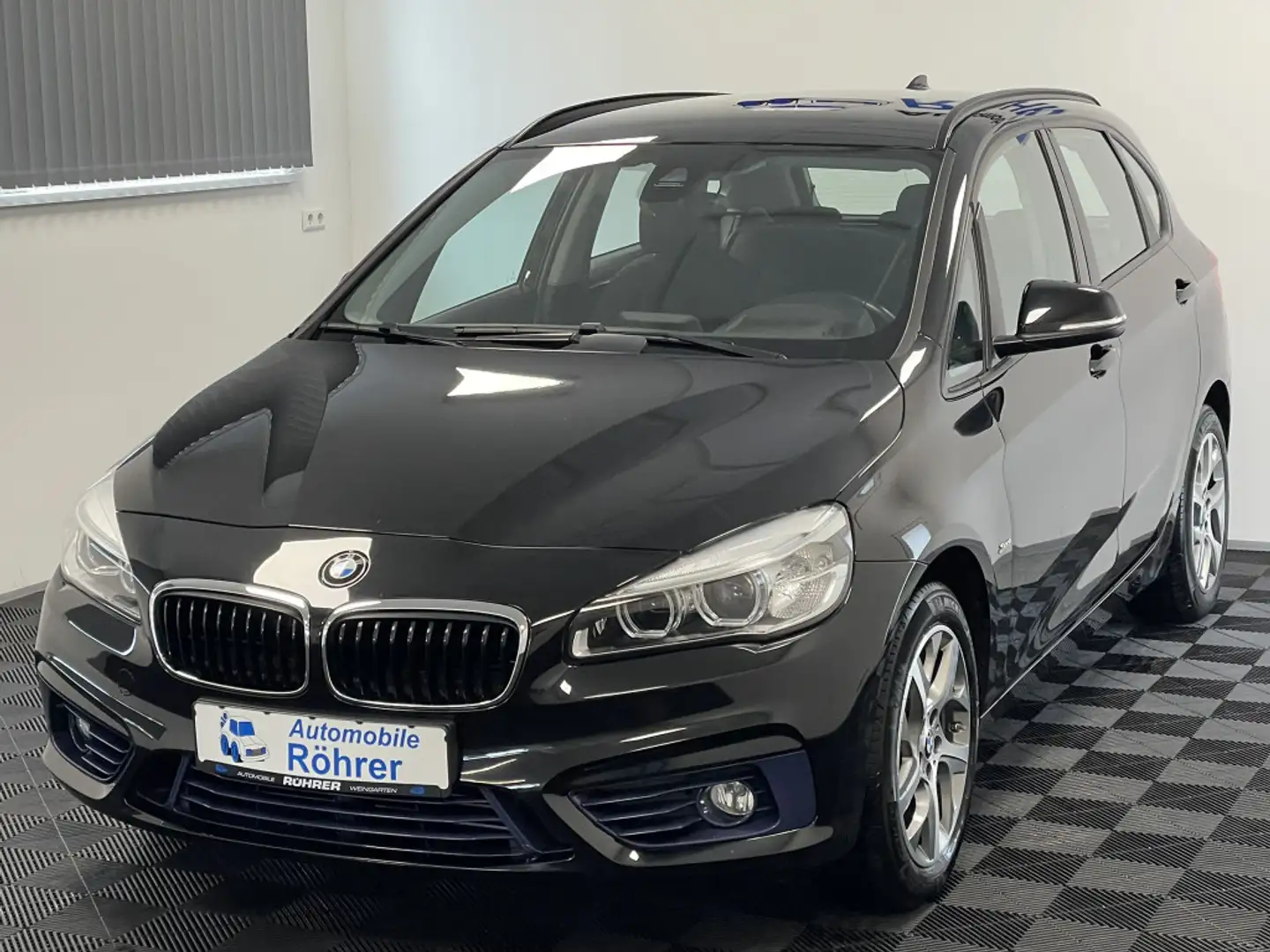 BMW 220 i Active Tourer Sport Line Navi Kamera AHK Noir - 2