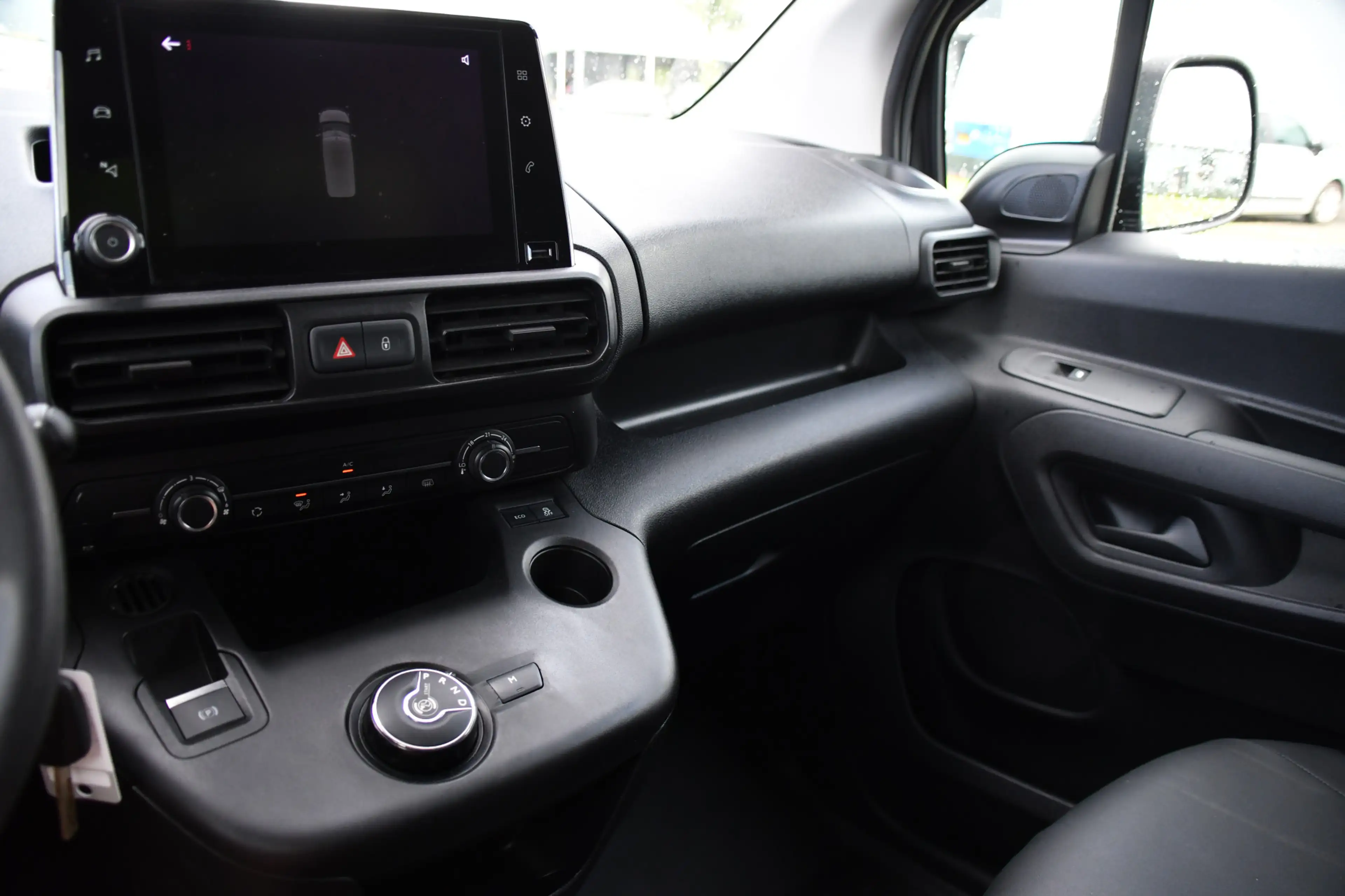 Peugeot Partner 1.5 BlueHDI L2 PB Edition Camera, Cruise, Carplay, — photo 23