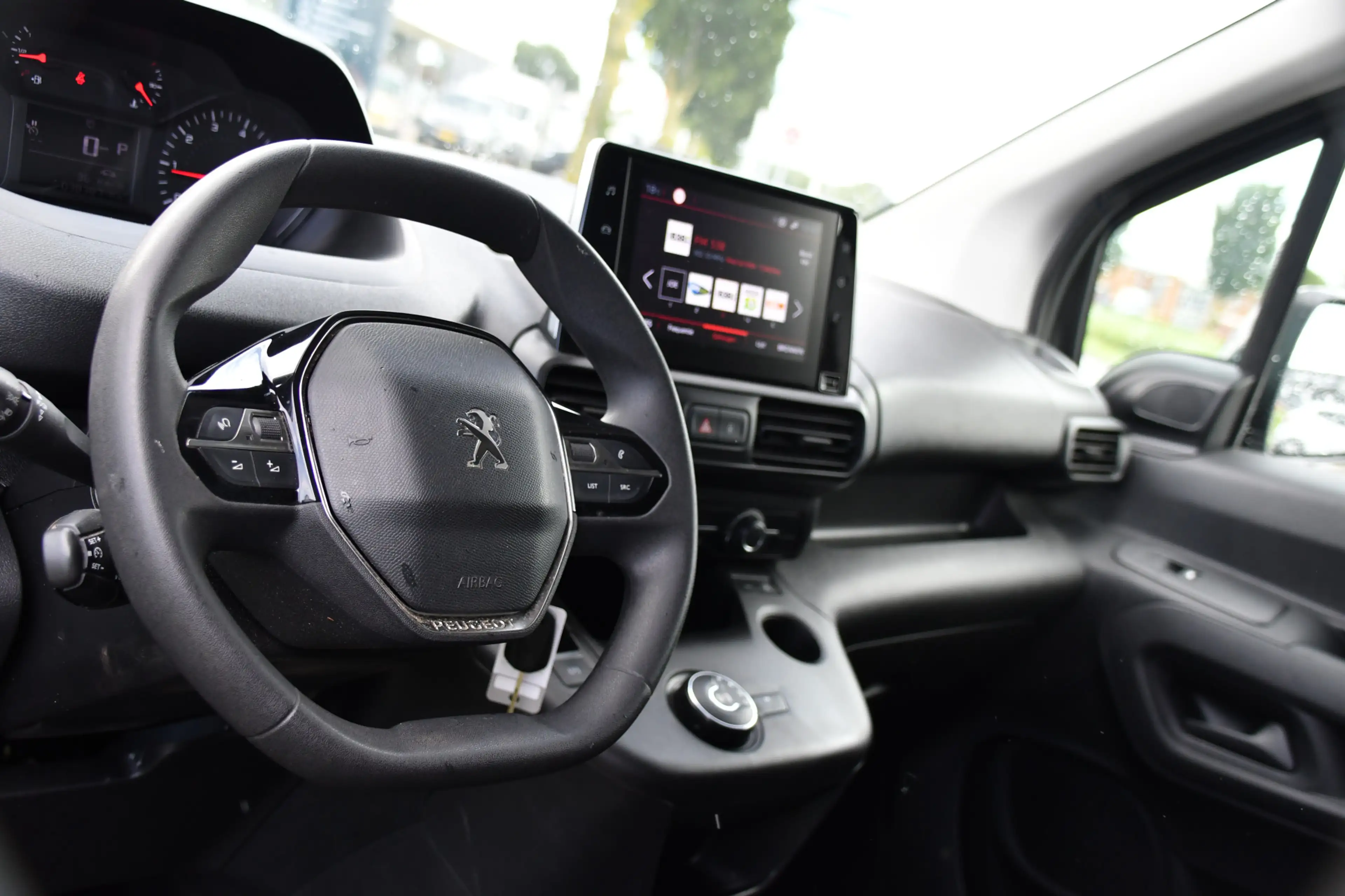 Peugeot Partner 1.5 BlueHDI L2 PB Edition Camera, Cruise, Carplay, — photo 12