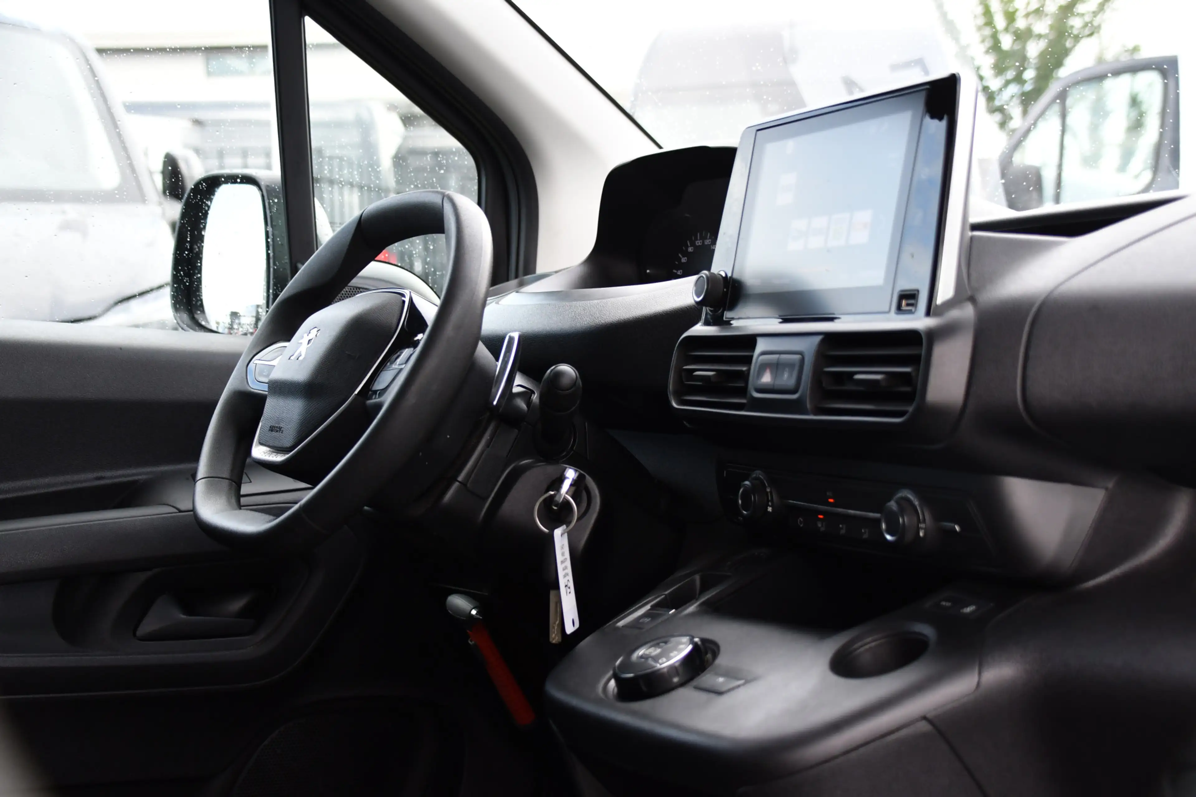 Peugeot Partner 1.5 BlueHDI L2 PB Edition Camera, Cruise, Carplay, — photo 19