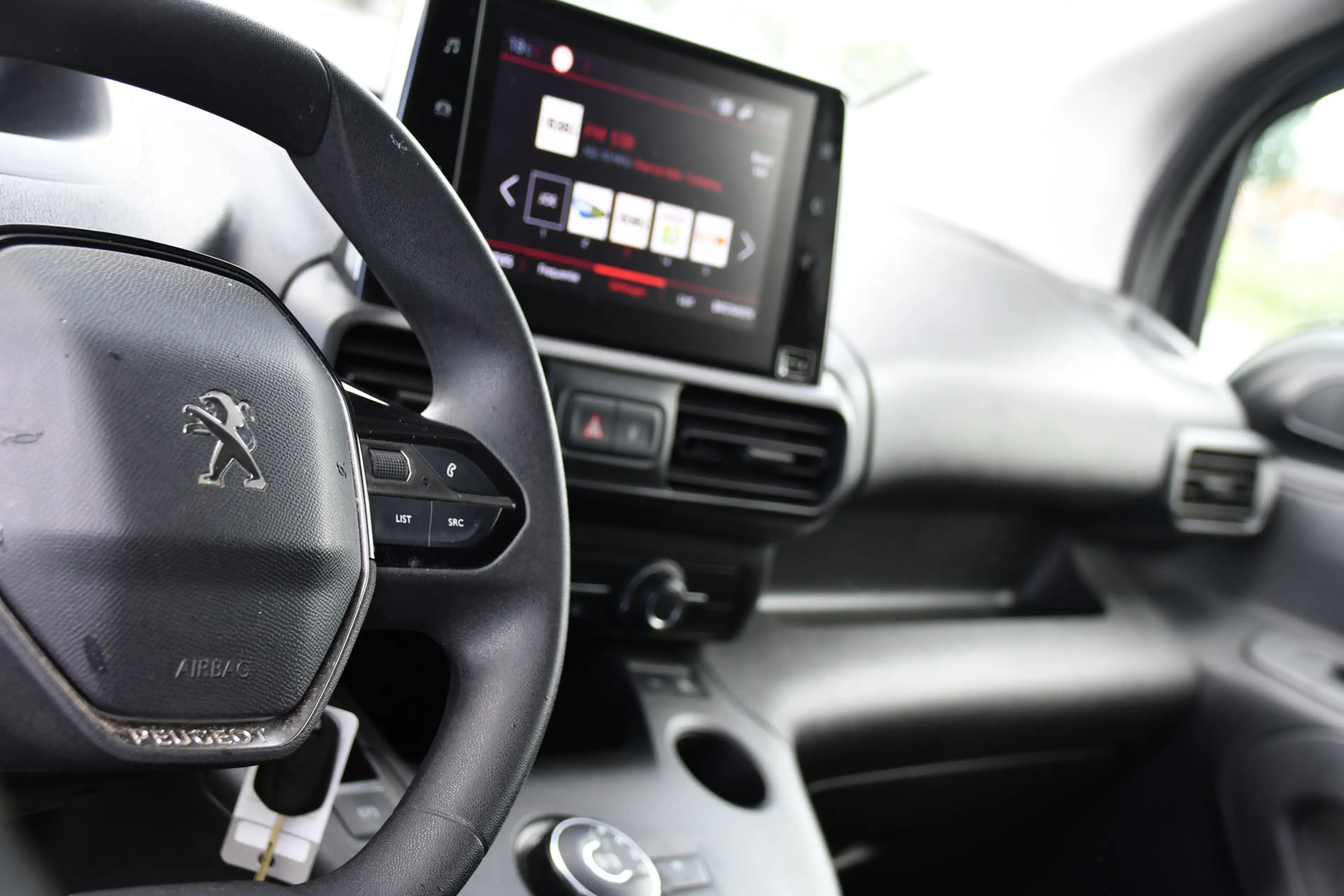 Peugeot Partner 1.5 BlueHDI L2 PB Edition Camera, Cruise, Carplay, — photo 13