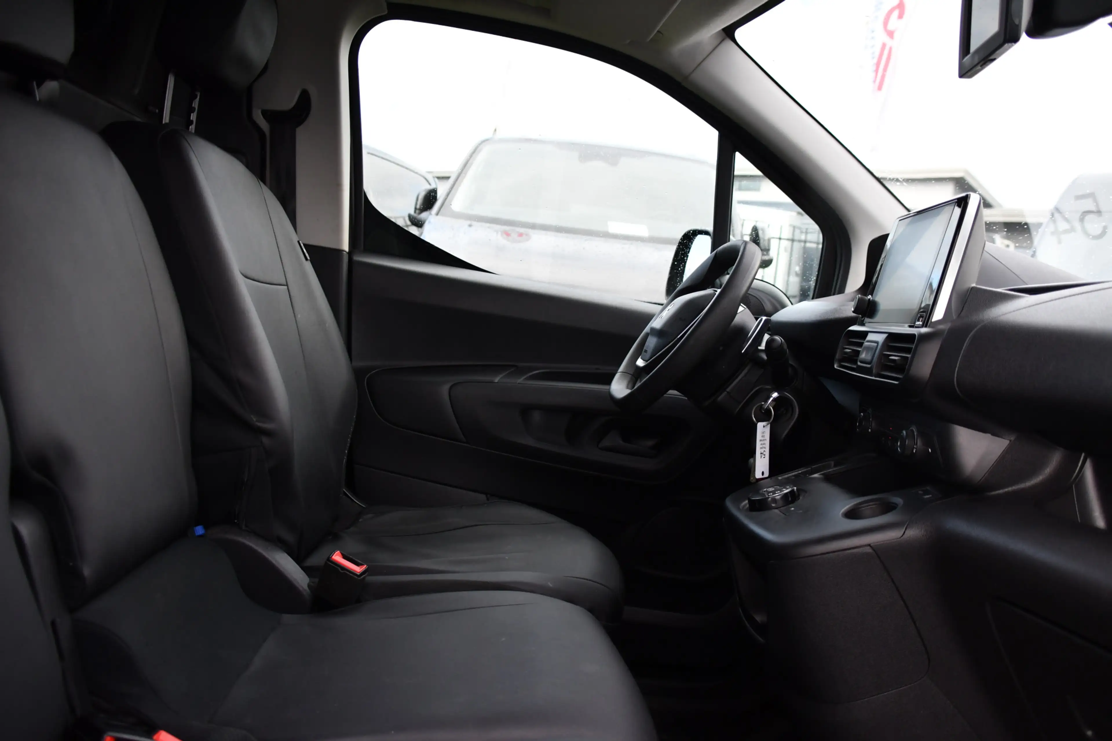 Peugeot Partner 1.5 BlueHDI L2 PB Edition Camera, Cruise, Carplay, — photo 25