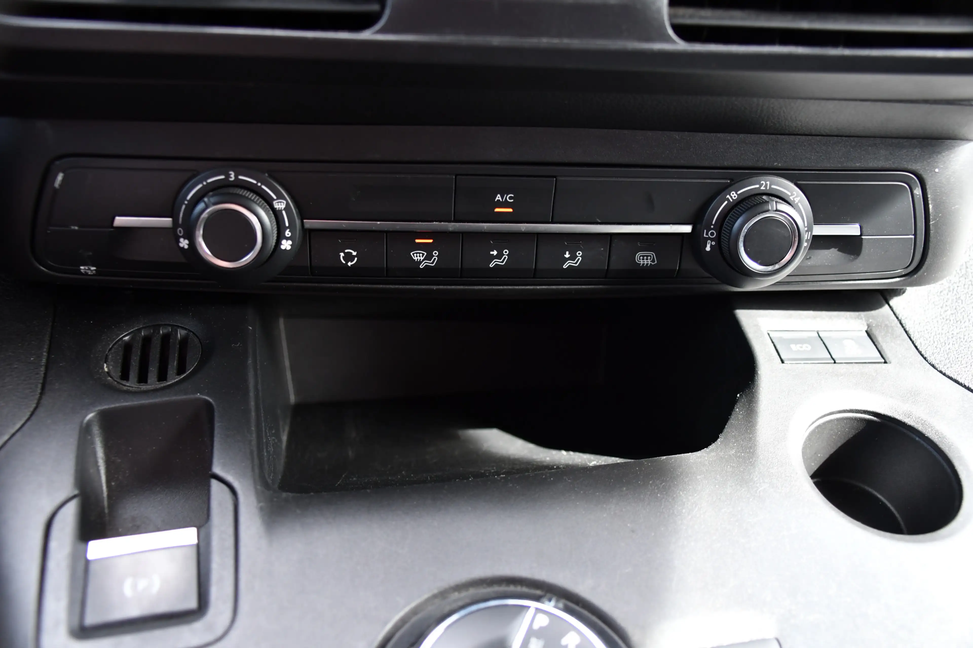 Peugeot Partner 1.5 BlueHDI L2 PB Edition Camera, Cruise, Carplay, — photo 21