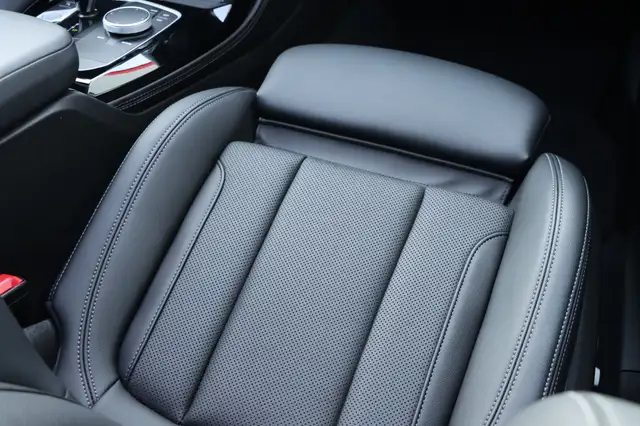 BMW X4 M M40d | Panorama | Head-Up | M-Performance | AHK | Ansicht 17