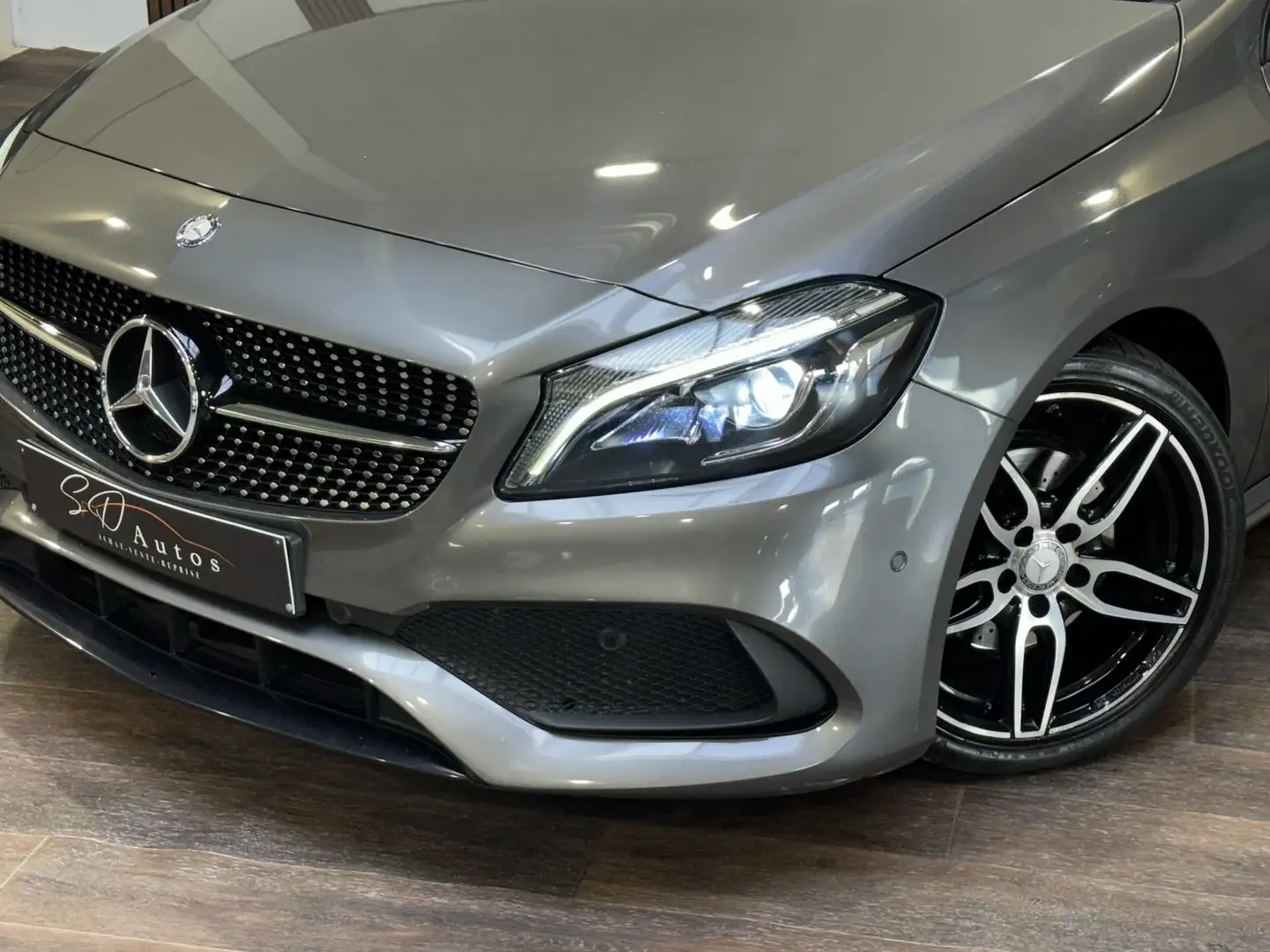 Mercedes-Benz A 200 d* 1er PROPRIÉTAIRE * TOIT PANO * PACK AMG *AUTOM Gris - 2