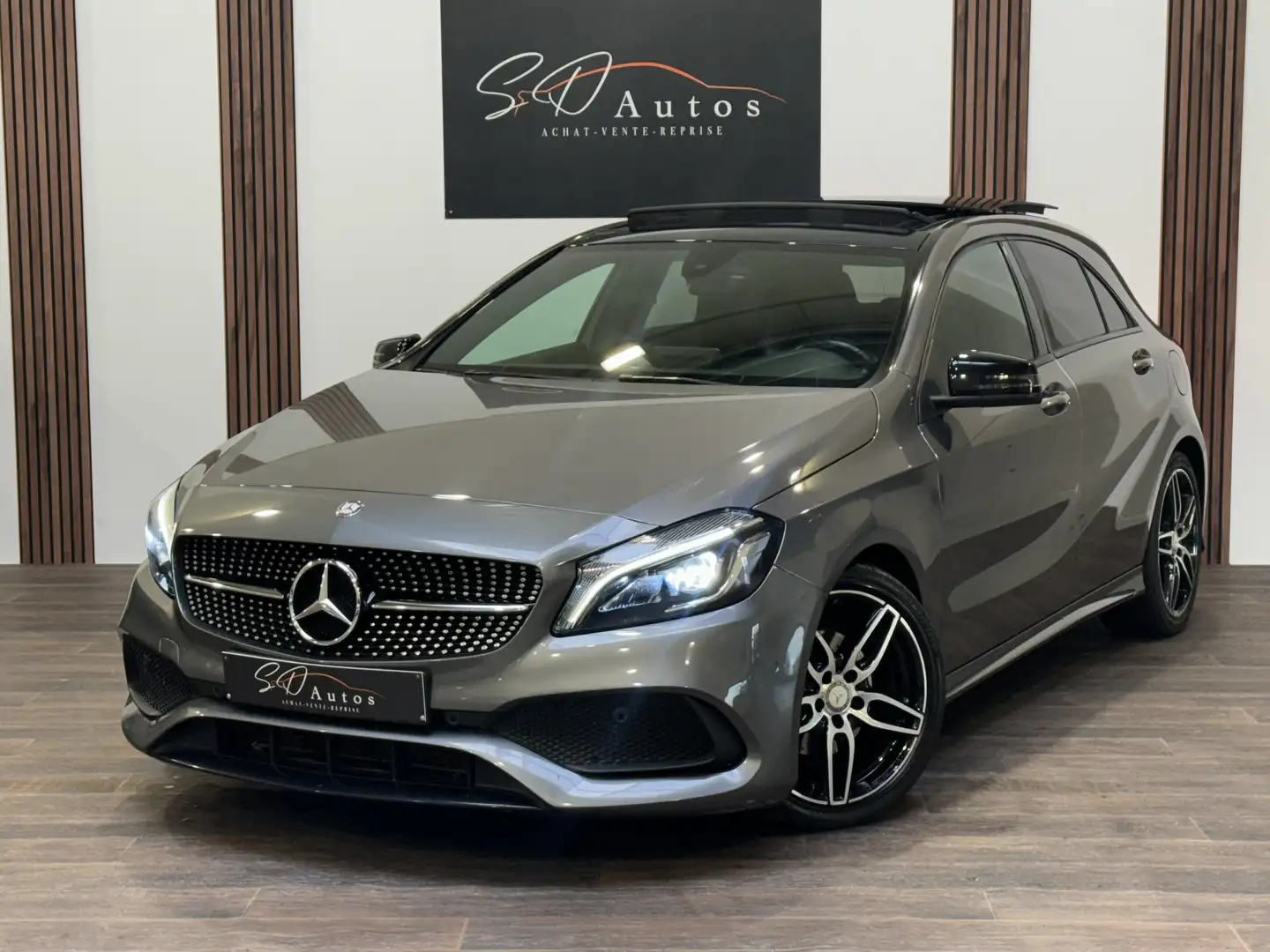 Mercedes-Benz A 200 d* 1er PROPRIÉTAIRE * TOIT PANO * PACK AMG *AUTOM Gris - 1