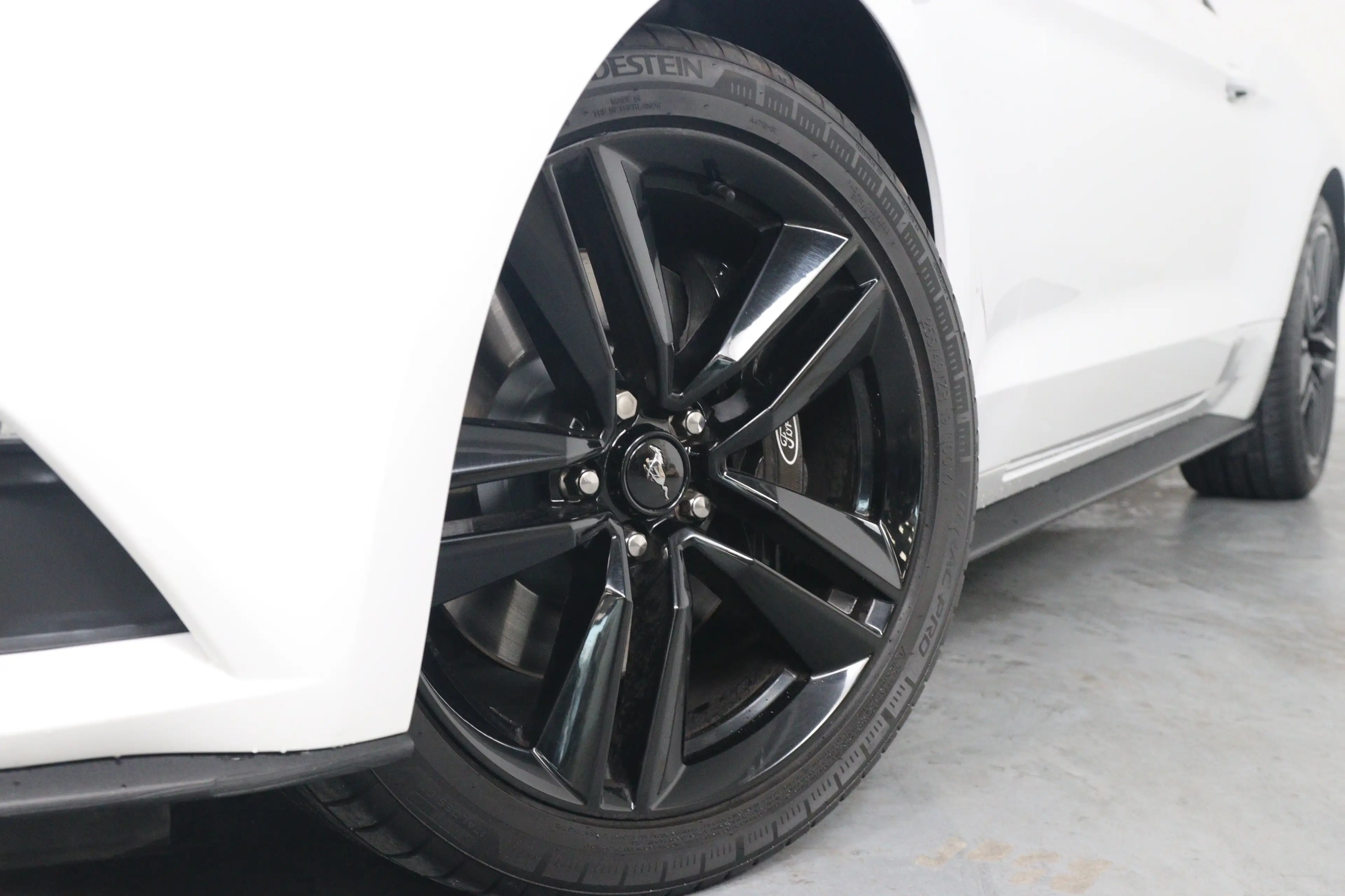 Ford Mustang Fastback 2.3EB | Recaro Sportstoelen | Xenon | Led — photo 24