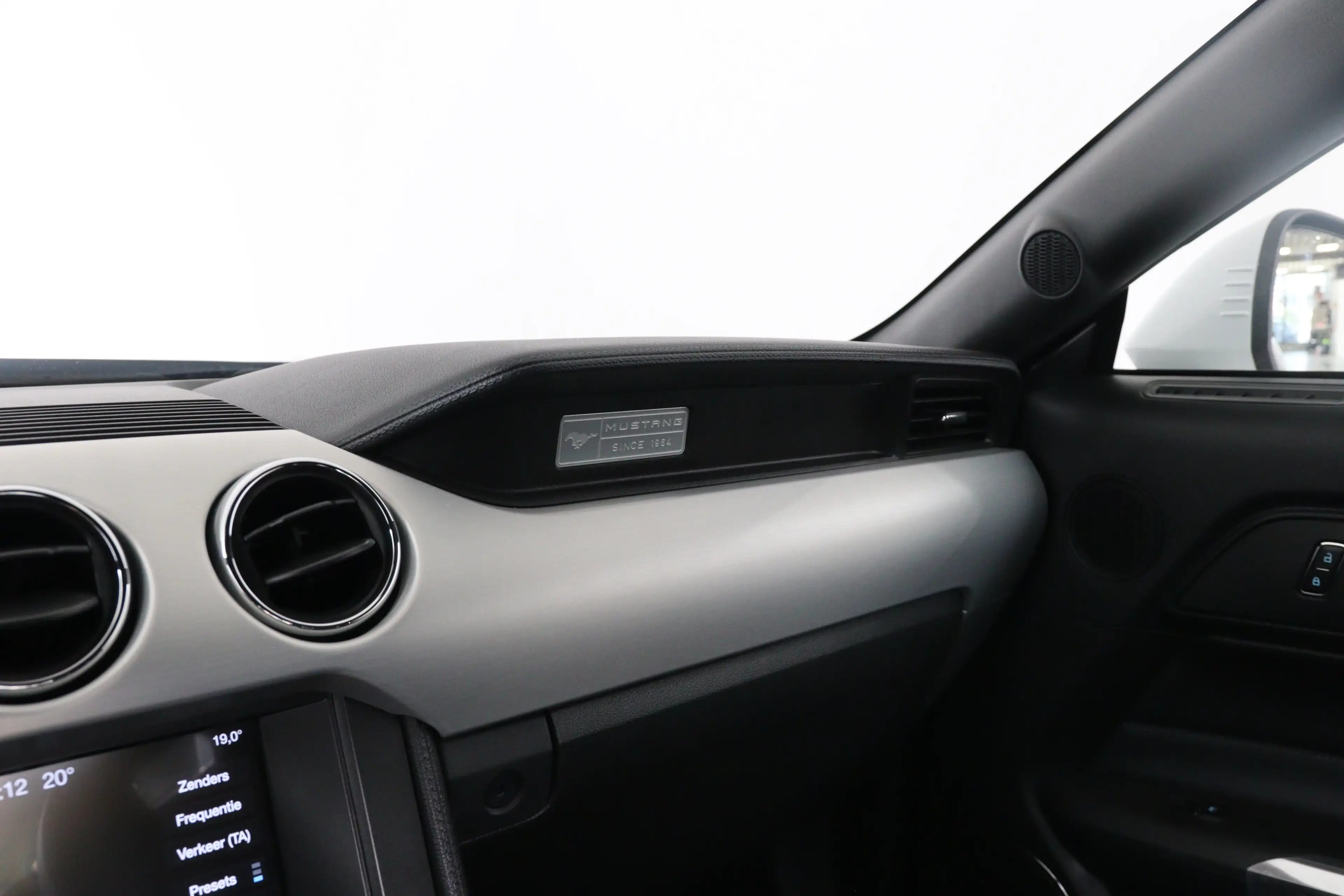 Ford Mustang Fastback 2.3EB | Recaro Sportstoelen | Xenon | Led — photo 44
