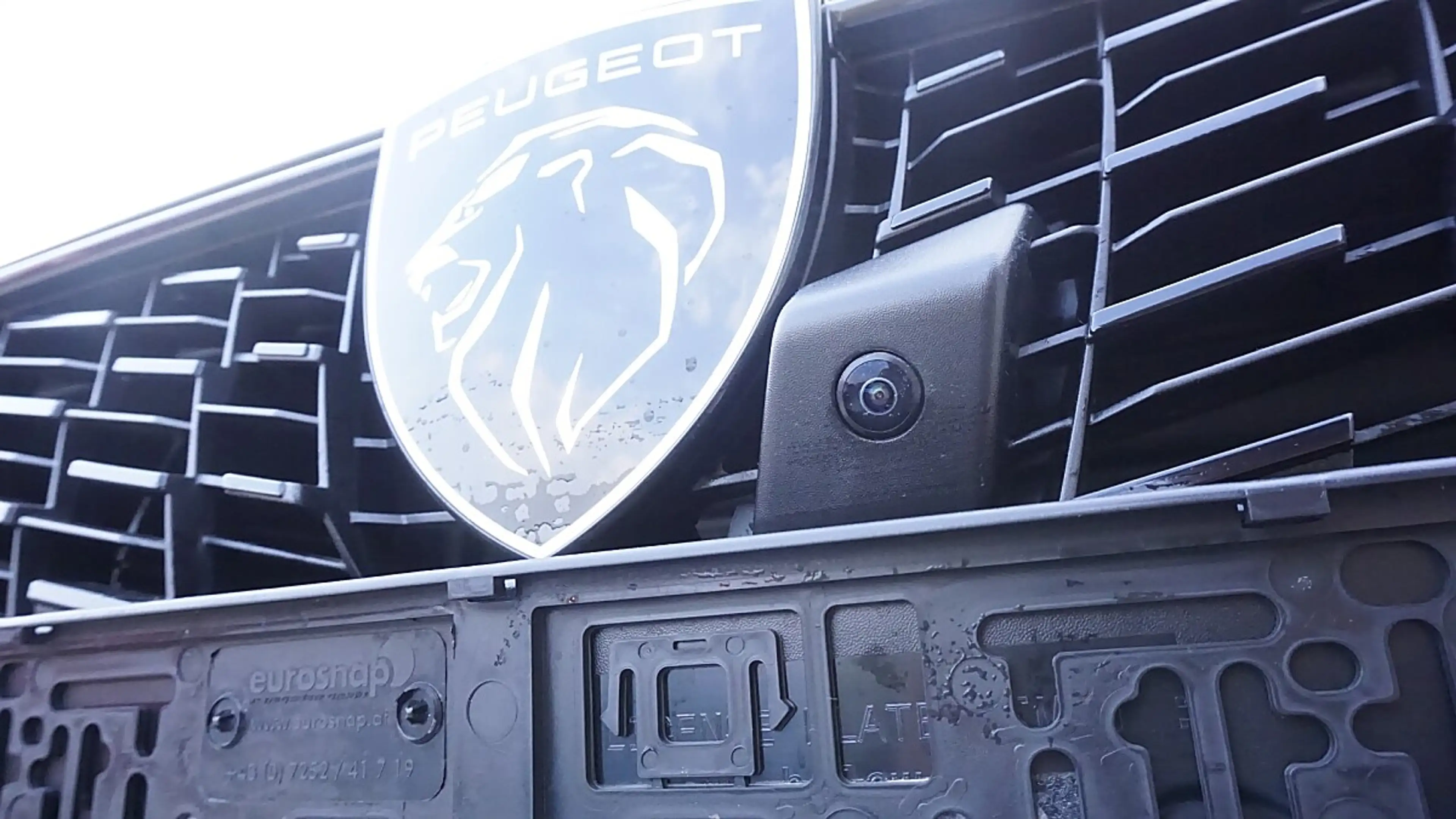 Peugeot 208 PureTech 100 S&S BVM6 Allure — photo 15
