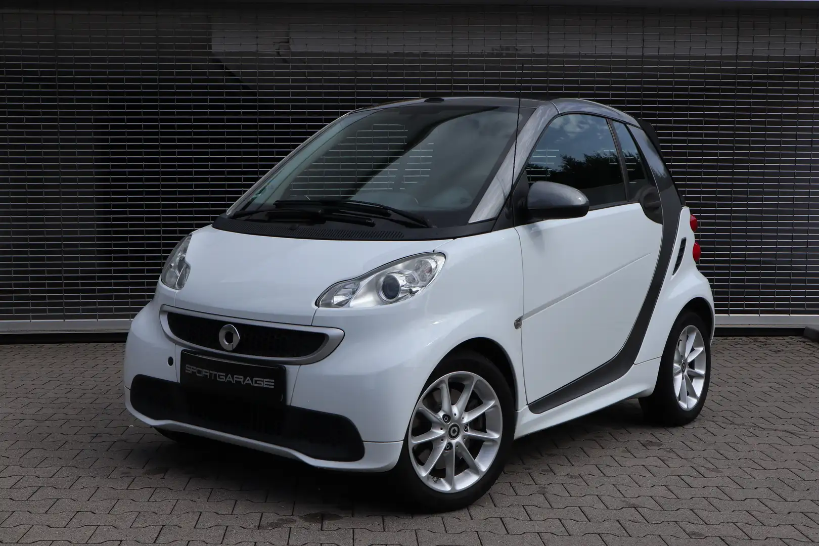 smart forTwo Cabrio passion softtouch Navi SHZ Klima Bluetooth Wit - 1