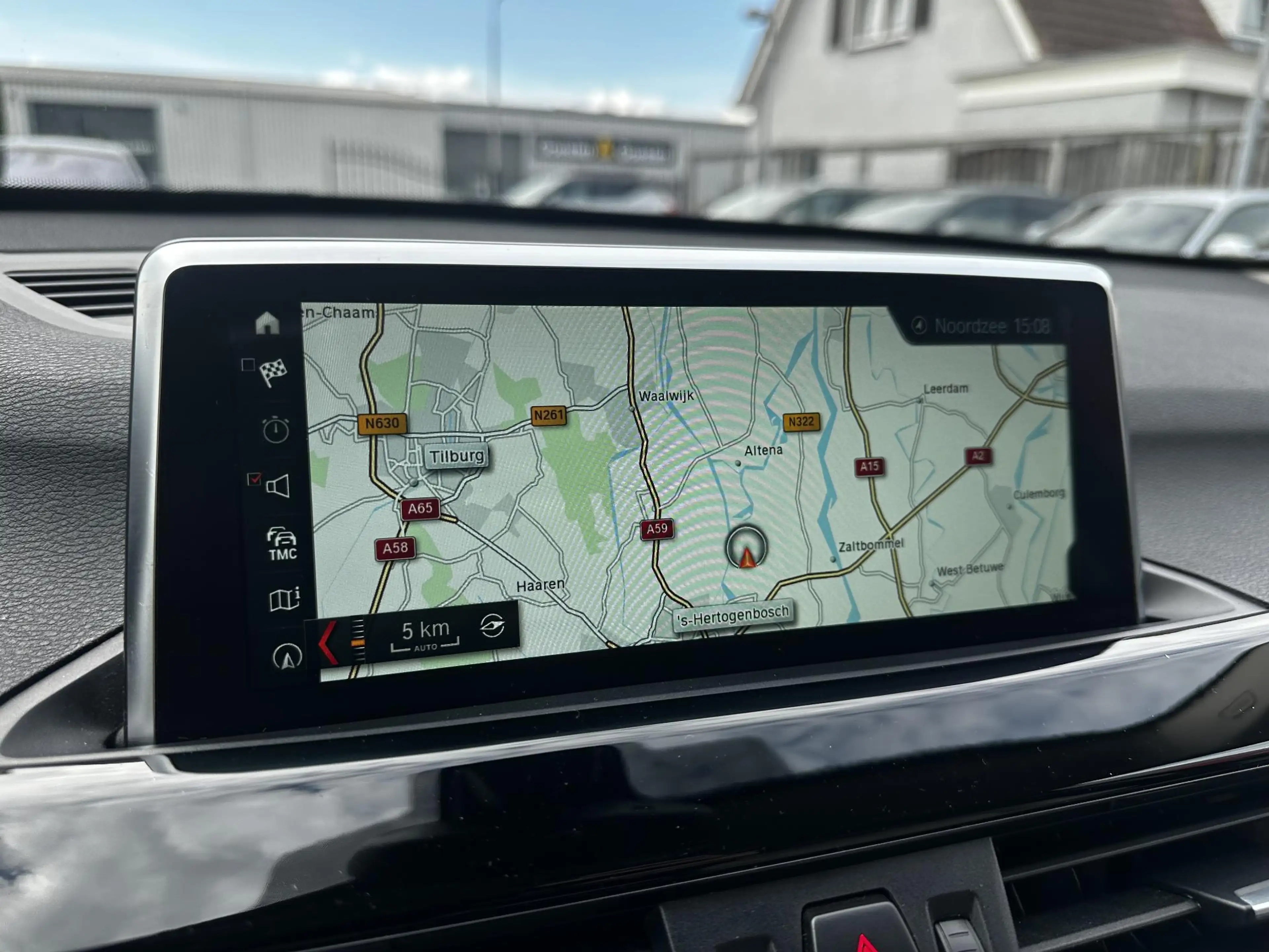 BMW X1 sDrive20i High Executive Memory|Pano|HiFi|HUD — photo 6