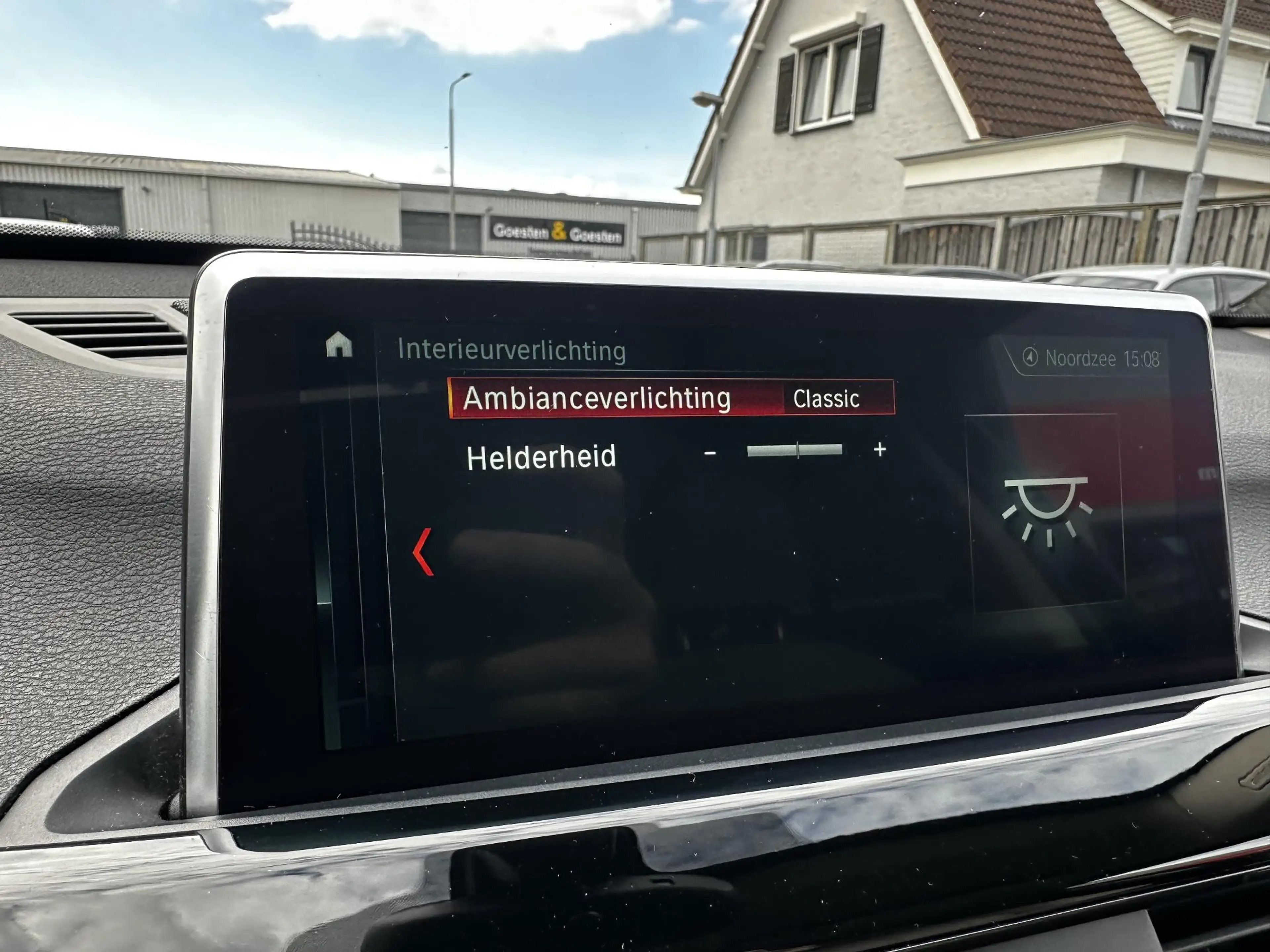 BMW X1 sDrive20i High Executive Memory|Pano|HiFi|HUD — photo 18