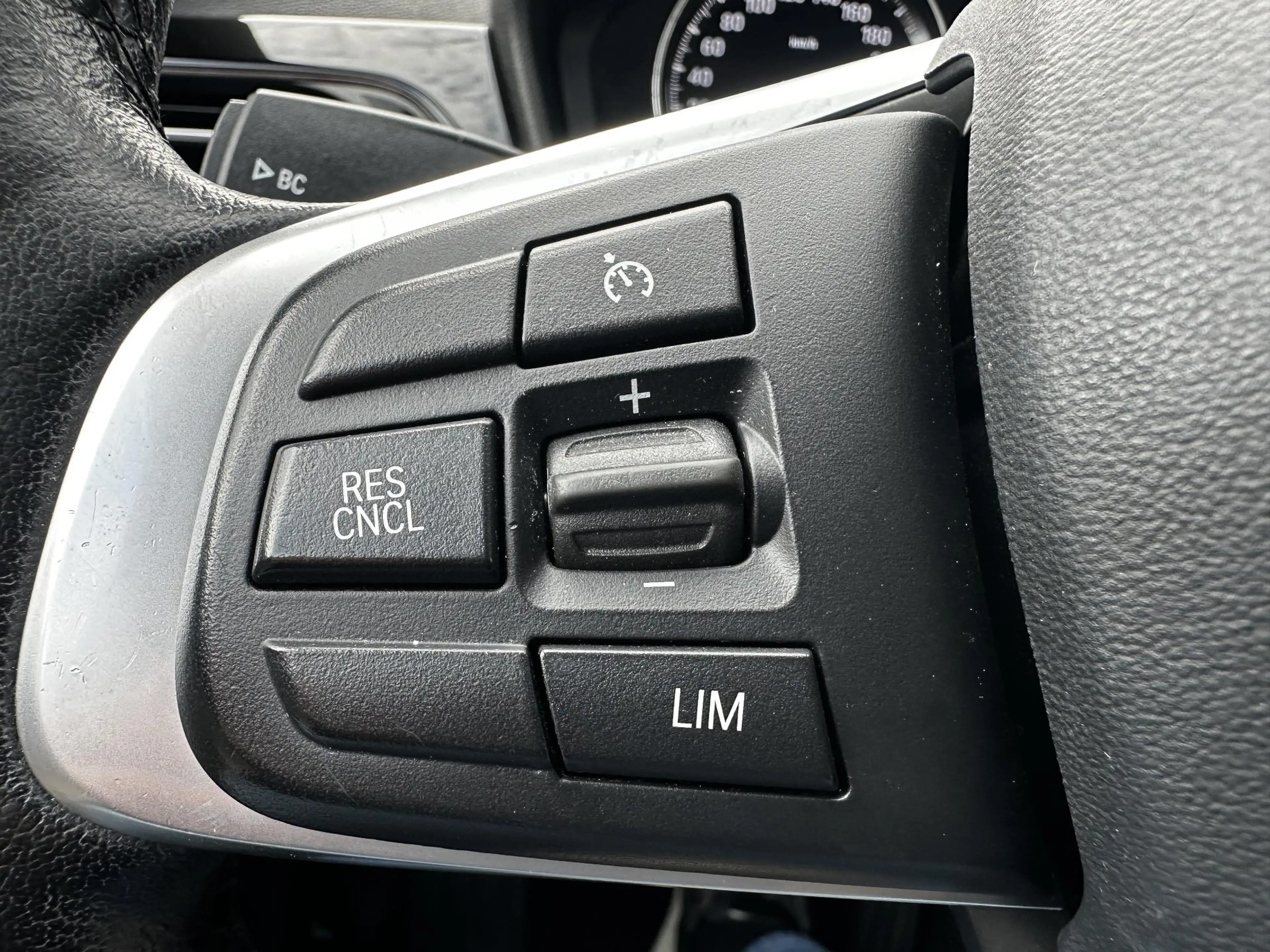 BMW X1 sDrive20i High Executive Memory|Pano|HiFi|HUD — photo 14