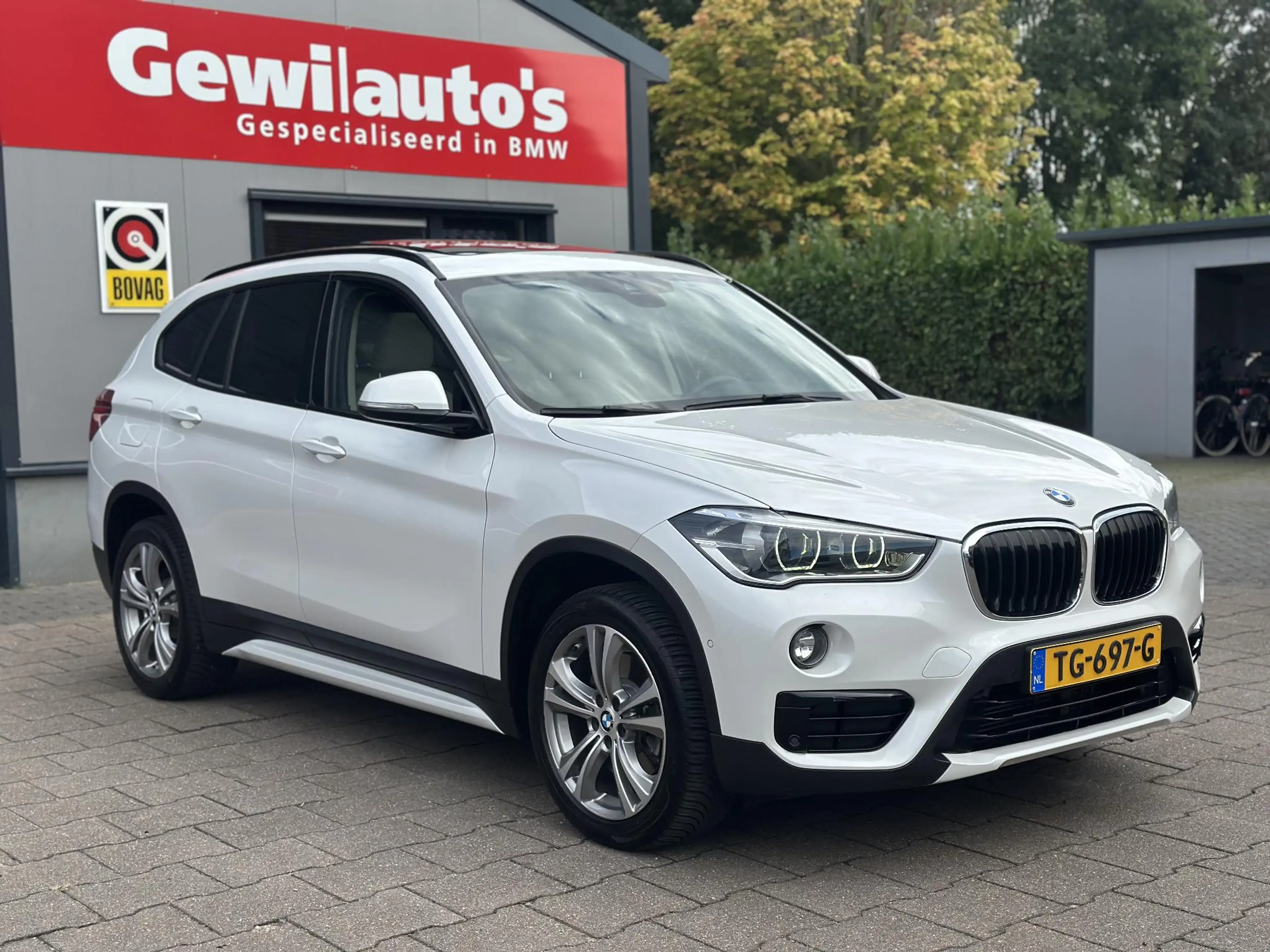BMW X1 sDrive20i High Executive Memory|Pano|HiFi|HUD — photo 24