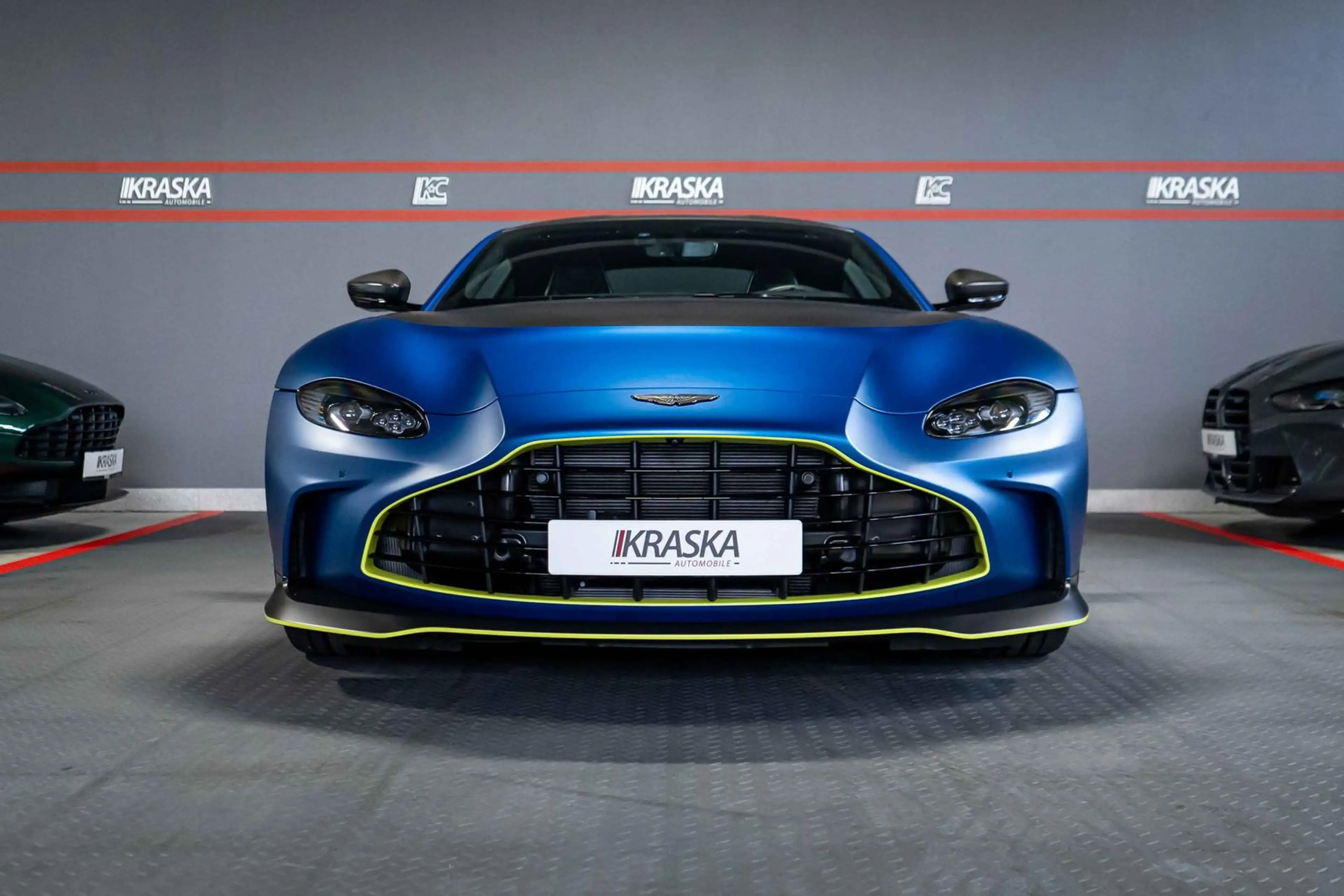 Aston Martin Coupe Carbon Aniline Satin Ming Blue — photo 5