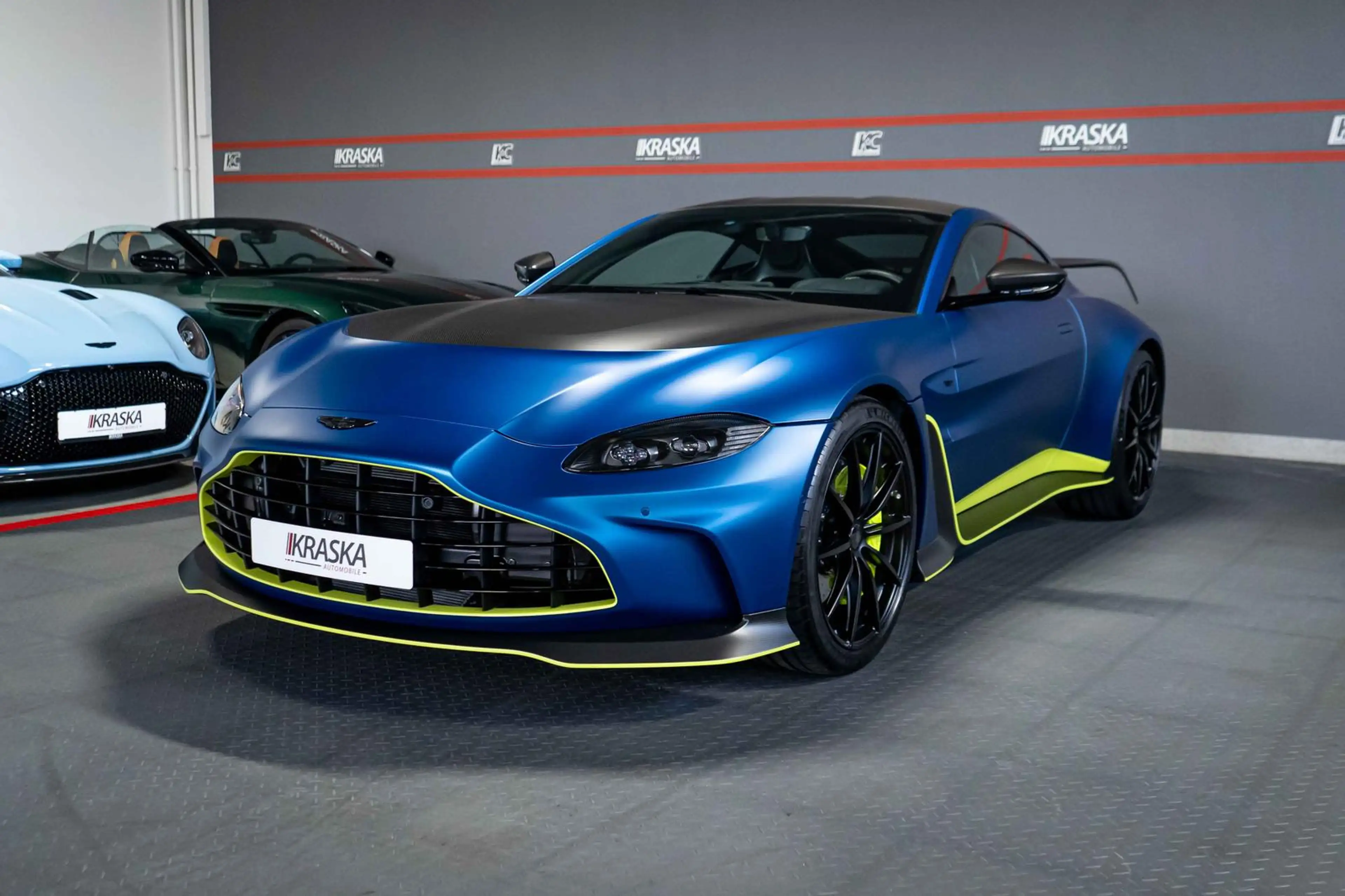 Aston Martin Coupe Carbon Aniline Satin Ming Blue — photo 6