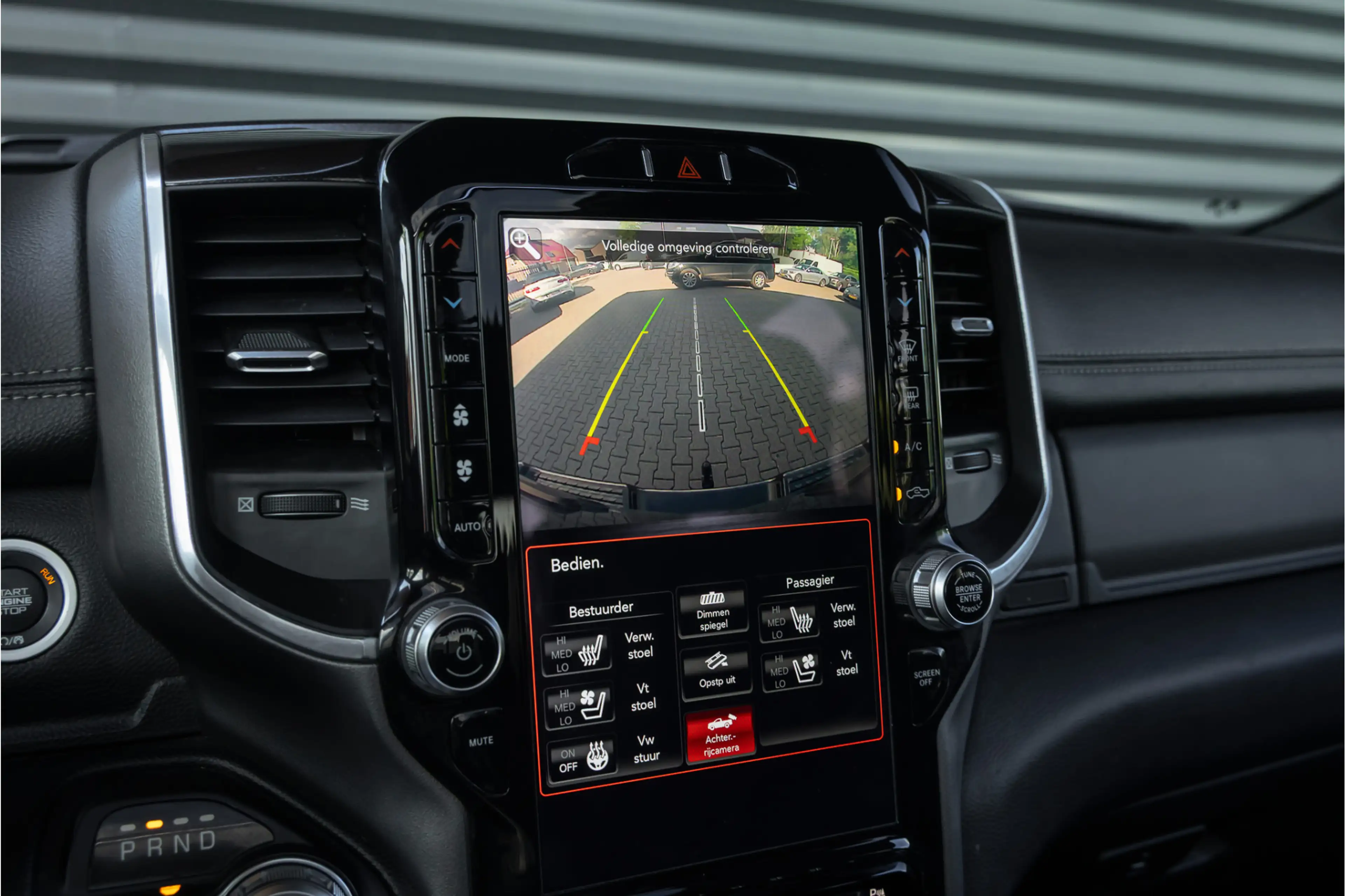 Dodge RAM 1500 5.7 V8 4x4 Crew Cab Laramie Pano - Harman Kar — photo 17