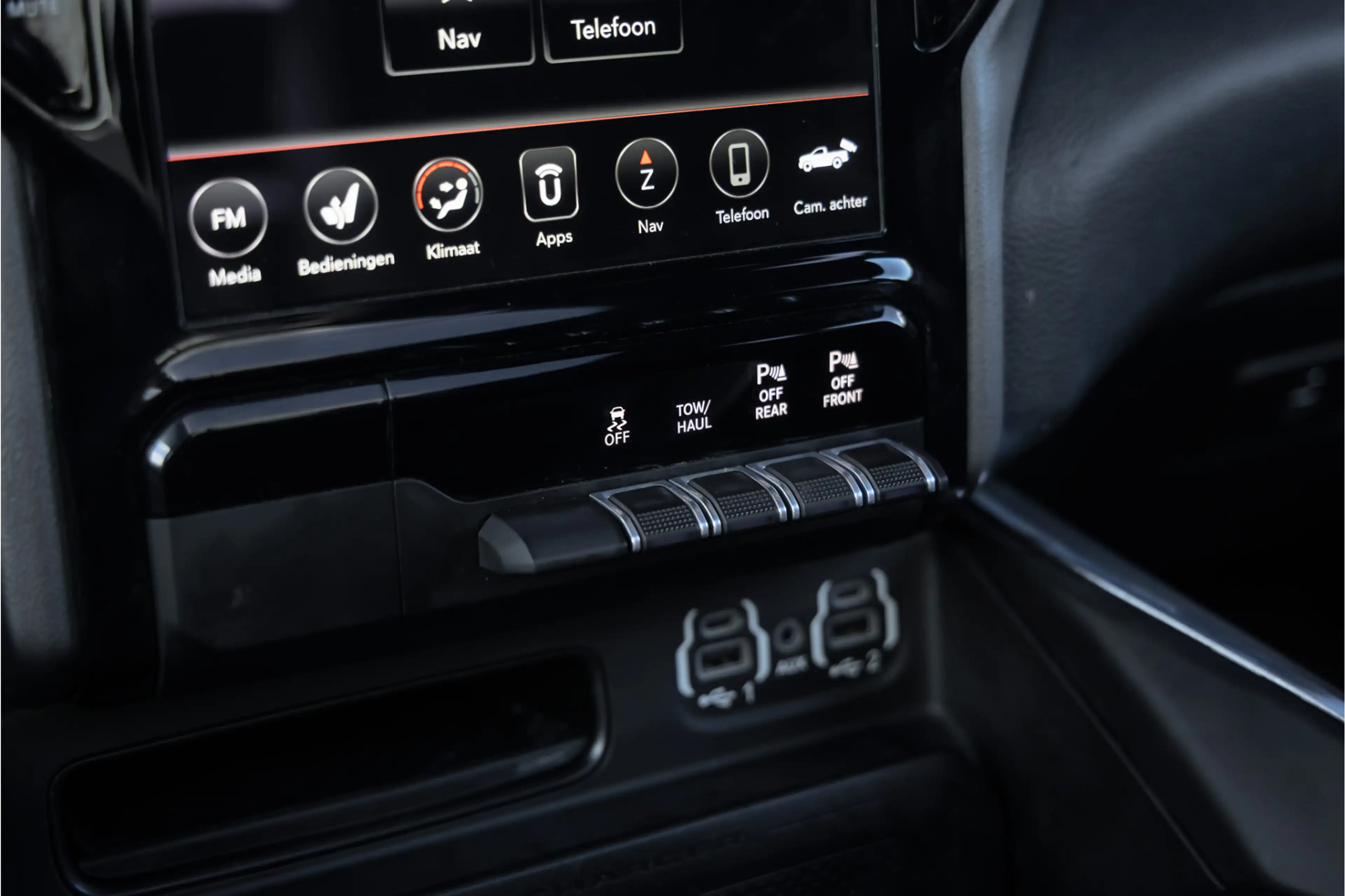 Dodge RAM 1500 5.7 V8 4x4 Crew Cab Laramie Pano - Harman Kar — photo 13