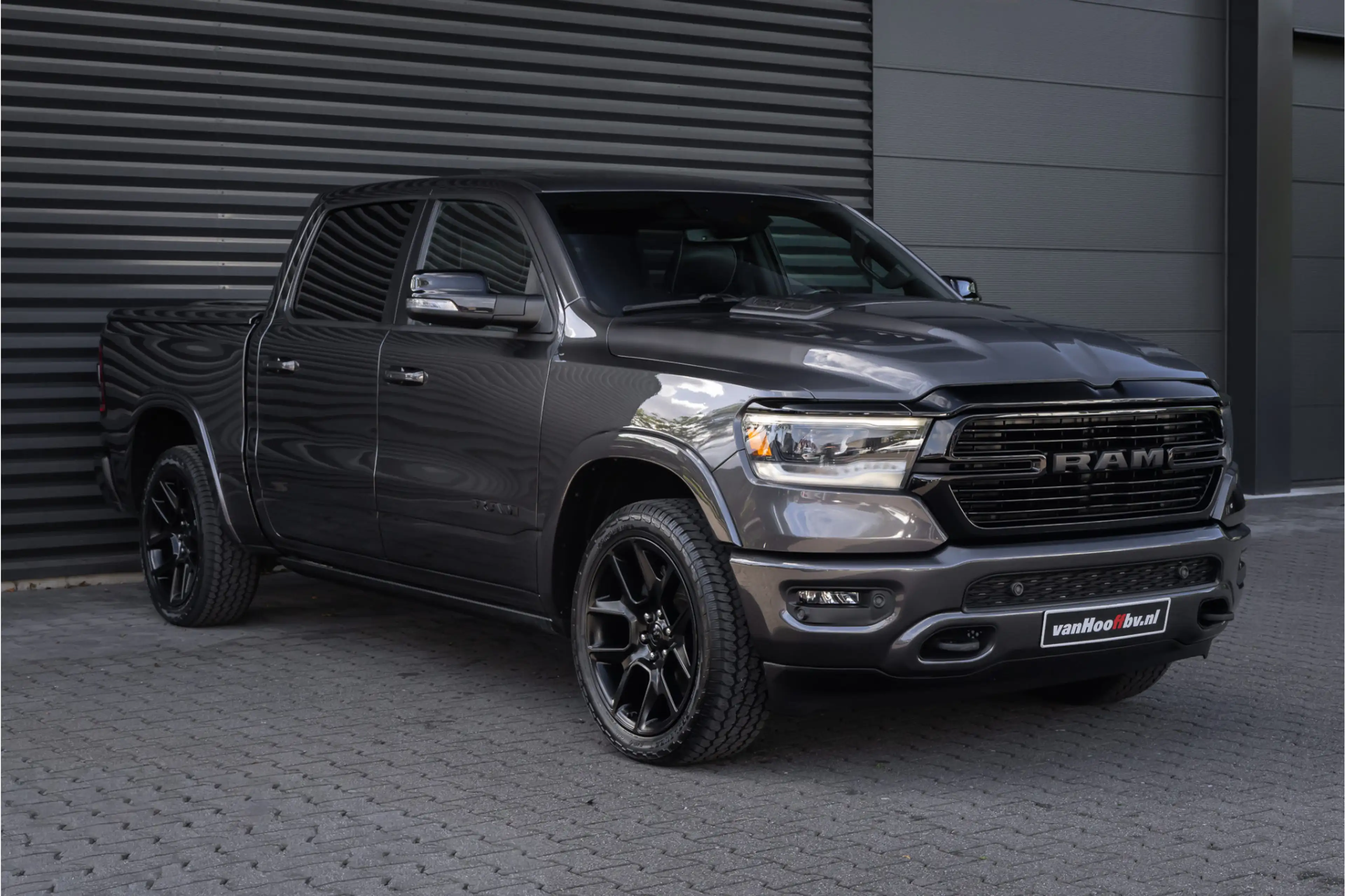Dodge RAM 1500 5.7 V8 4x4 Crew Cab Laramie Pano - Harman Kar — photo 6
