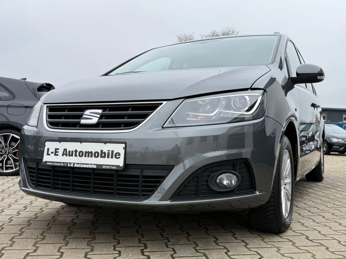 SEAT Alhambra Style 1.4 TSI *XENON/NAVI/7-SITZER/AHK. Gris - 1