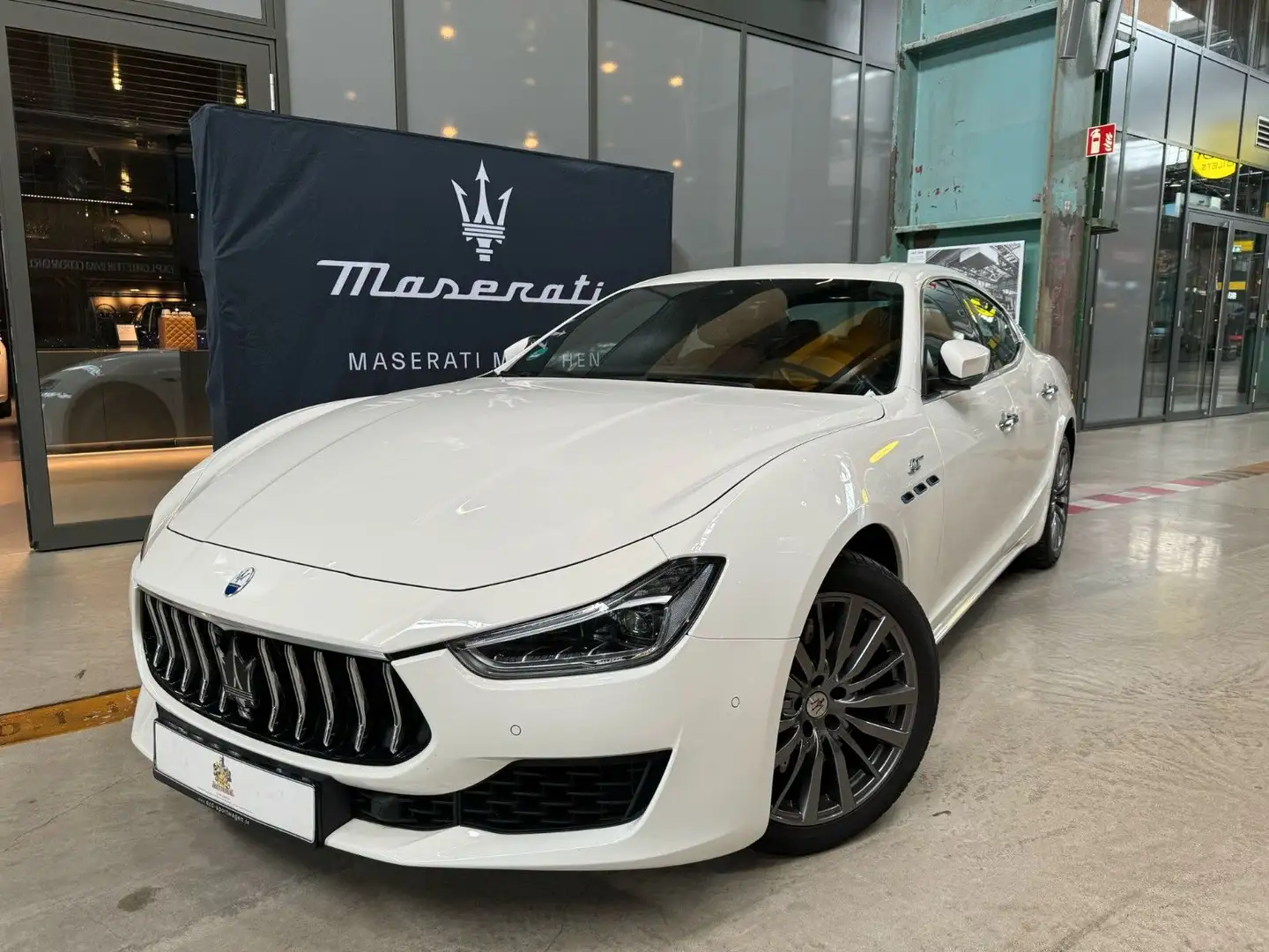 Maserati Ghibli GT Leasing ab 869€ *Maserati München* Bílá - 1