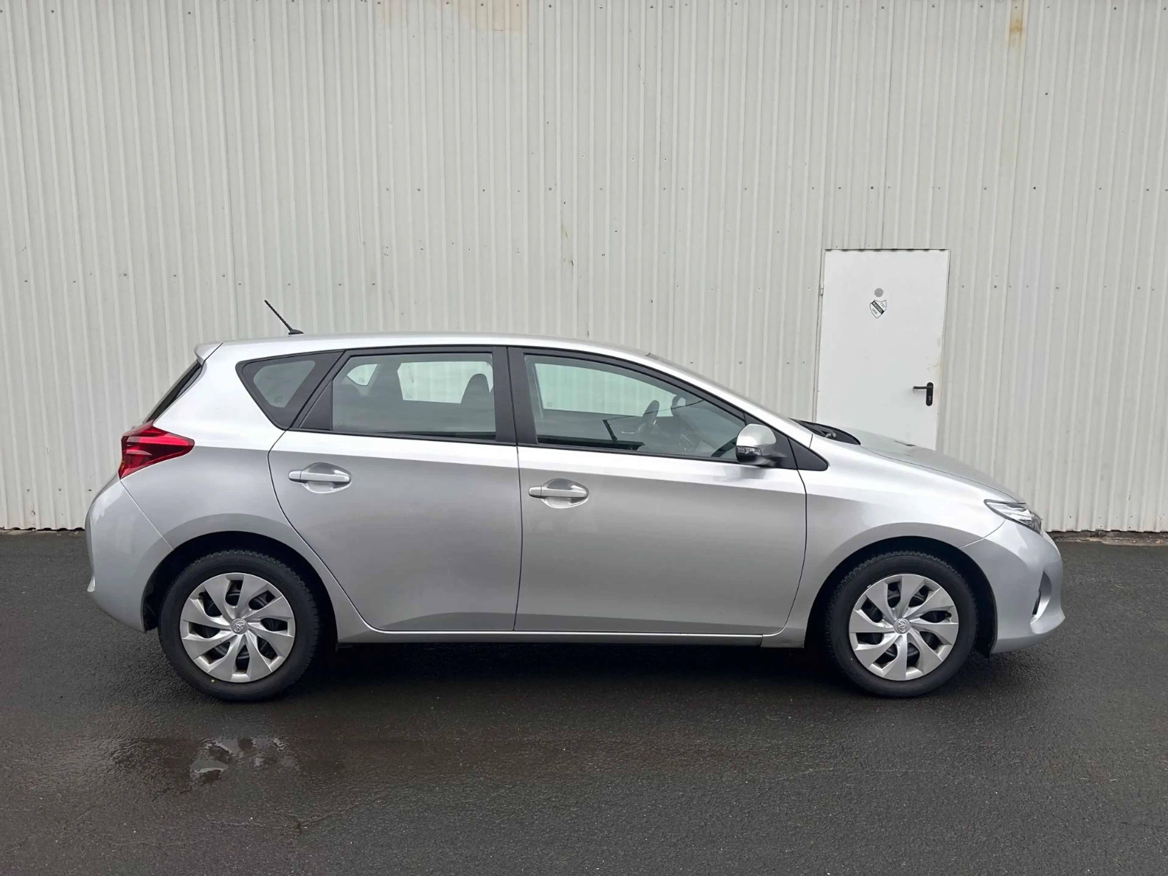 Toyota Auris 1.33-VVT-i 1 Besitzer — photo 7