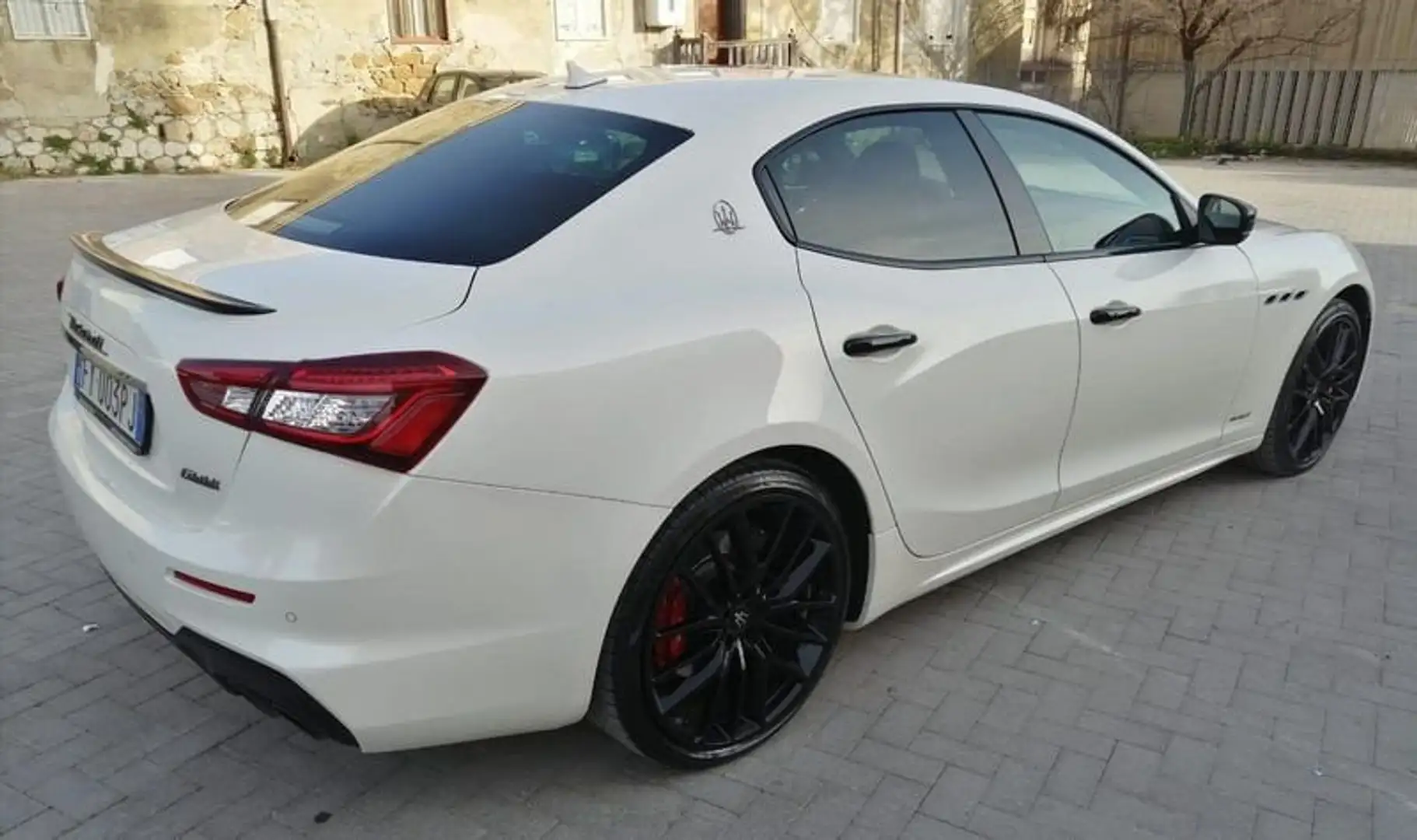 Maserati Ghibli V6 430 CV Q4 Gransport - 1