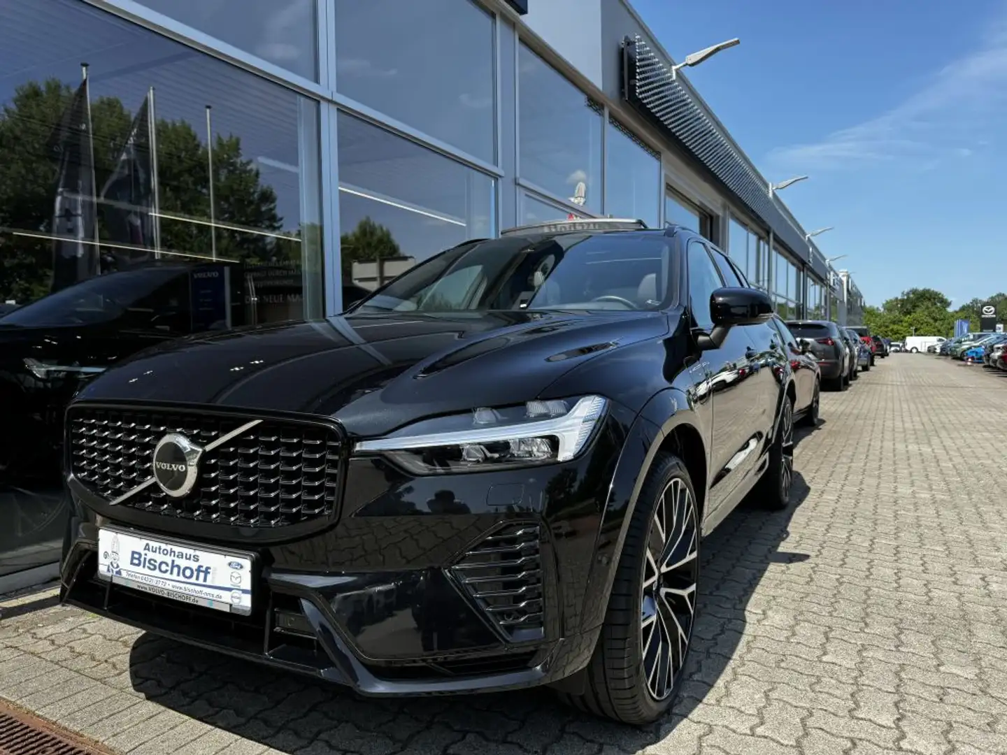 Volvo XC60 T8 AWD Recharge Geartronic RDesign 22Zoll Felgen Siyah - 1