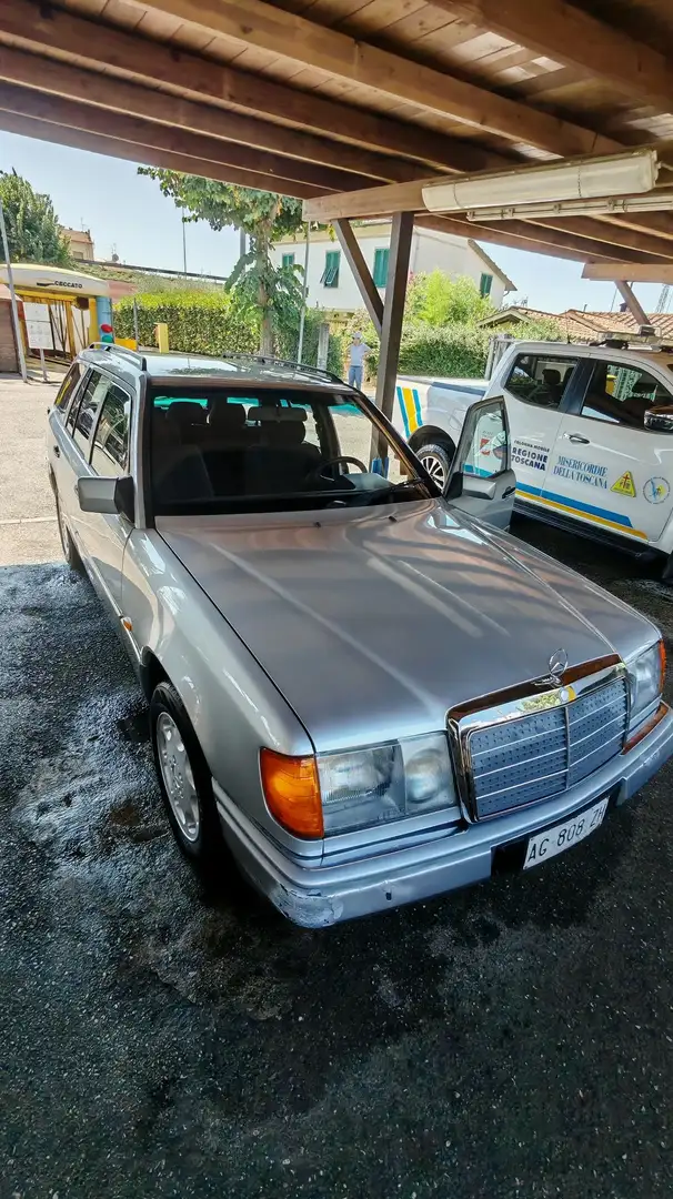 Mercedes-Benz 250 - 1