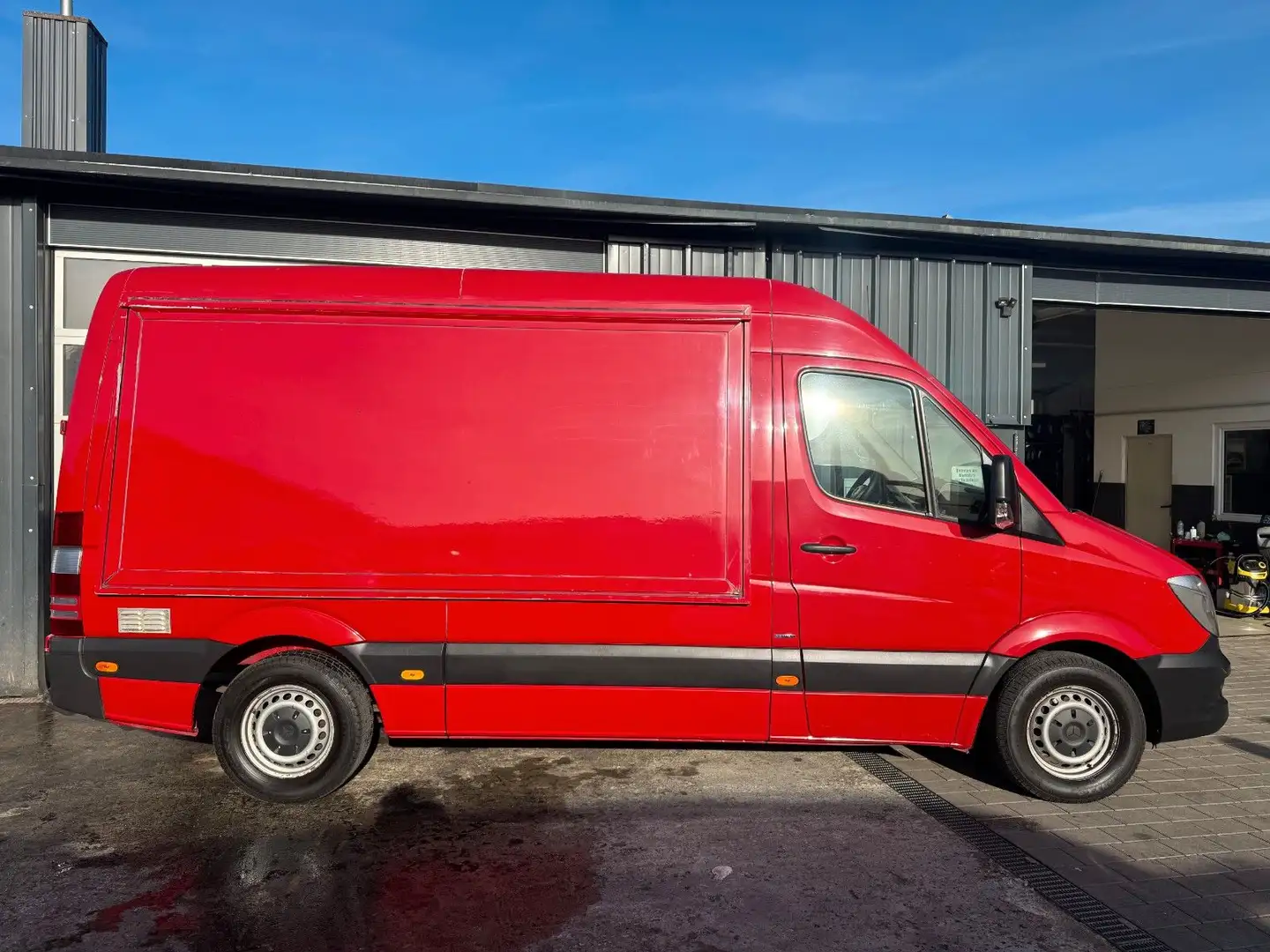 Mercedes-Benz Sprinter Kasten Foodtruck Rot - 2